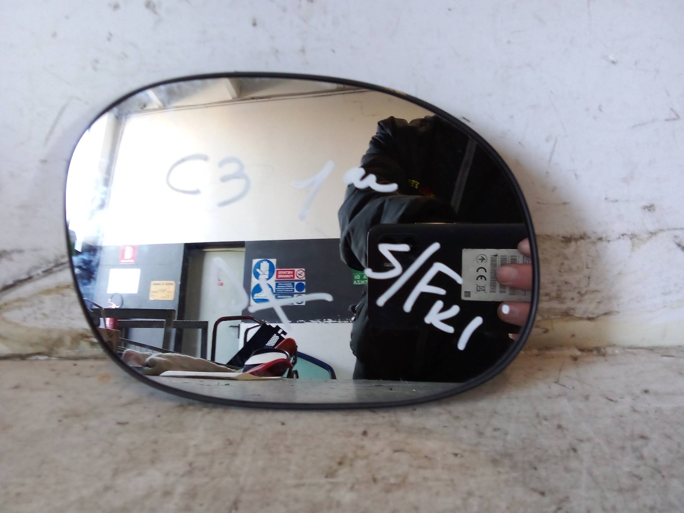 Cristallo retrovisore est. dx.