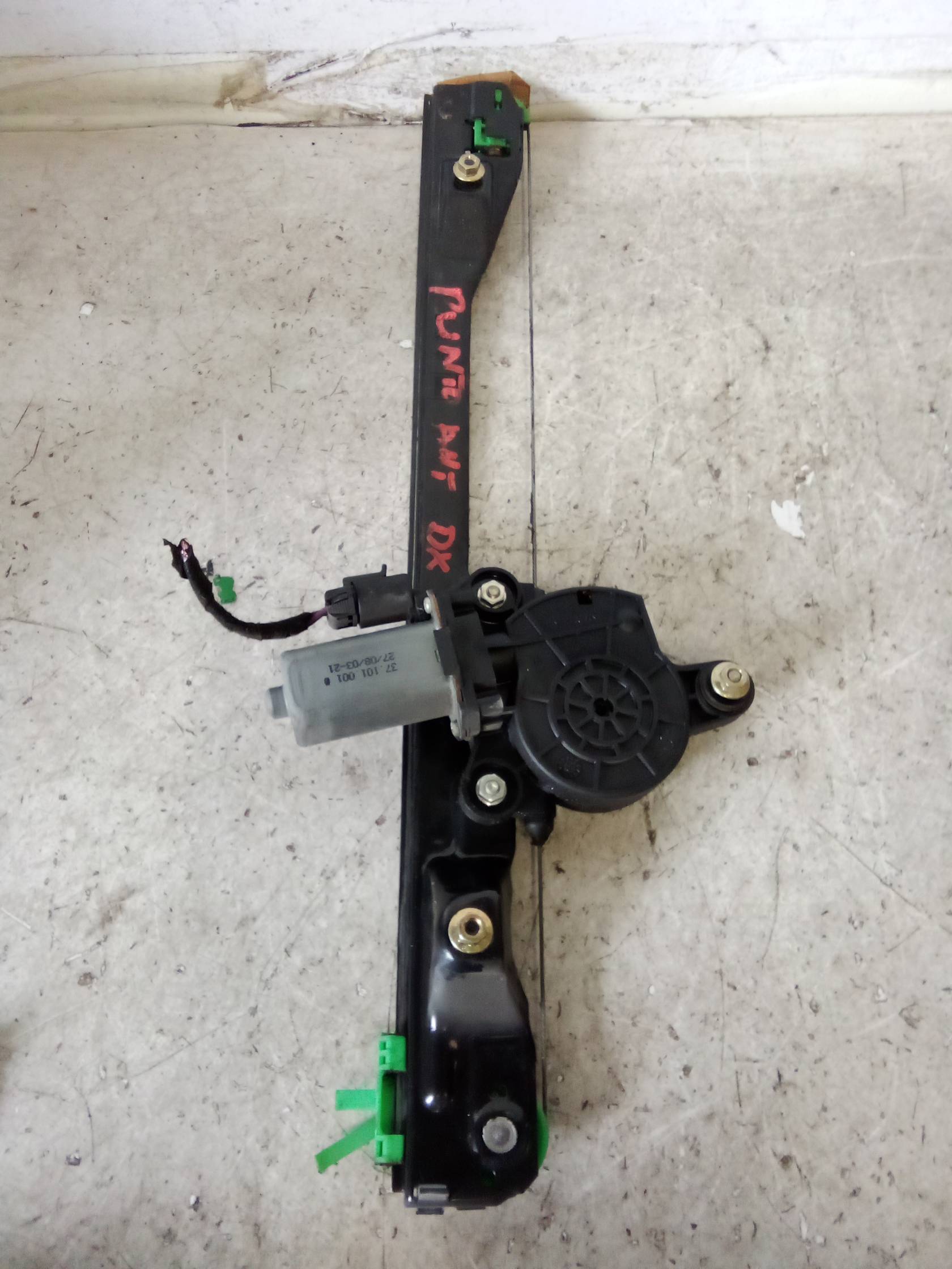 Alzacristallo elettr. porta ant. con motorino dx.