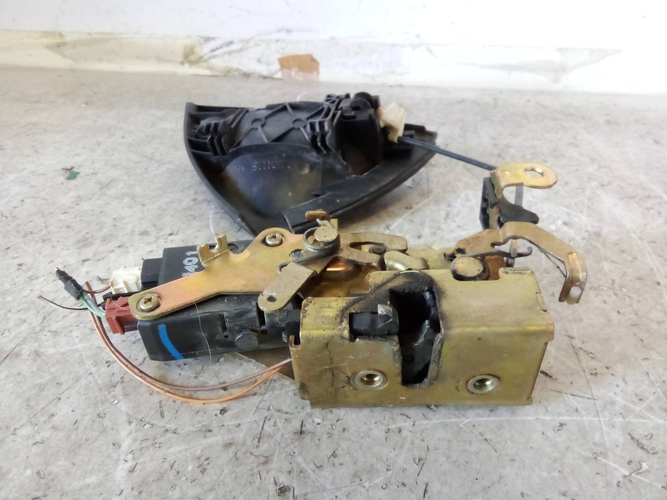 Serratura porta ant. dx.