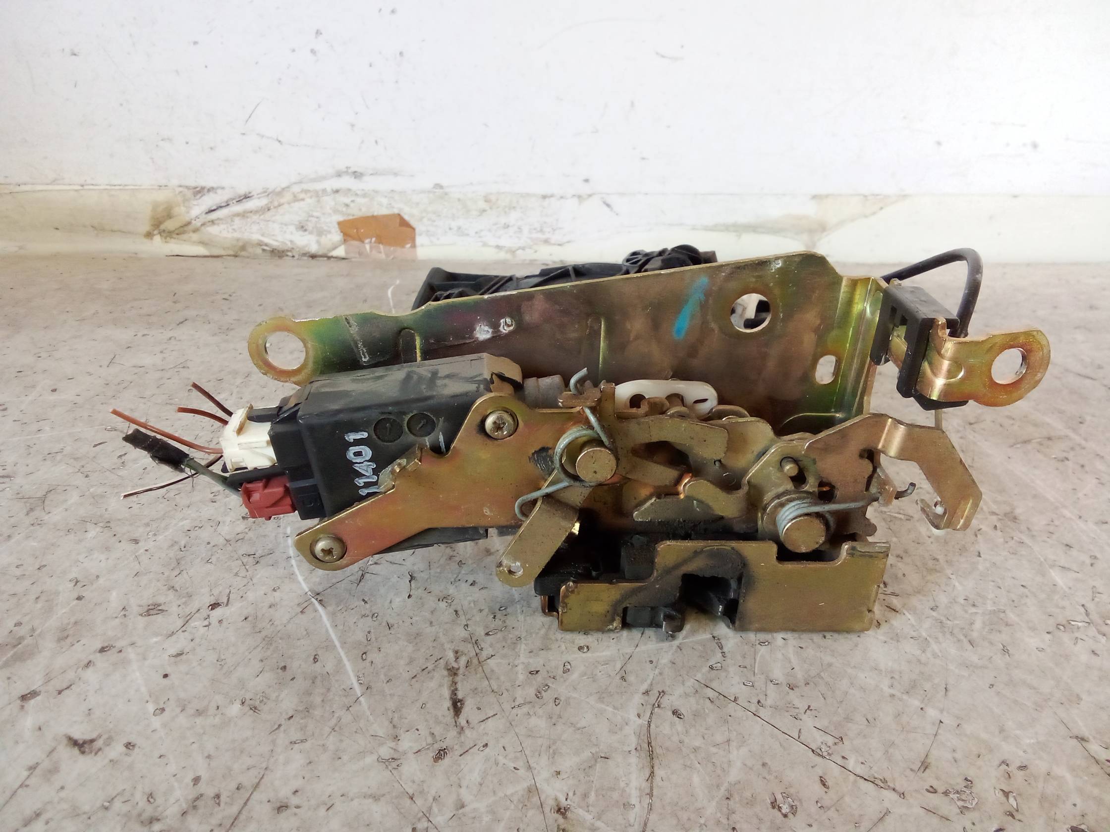 Serratura porta ant. dx.