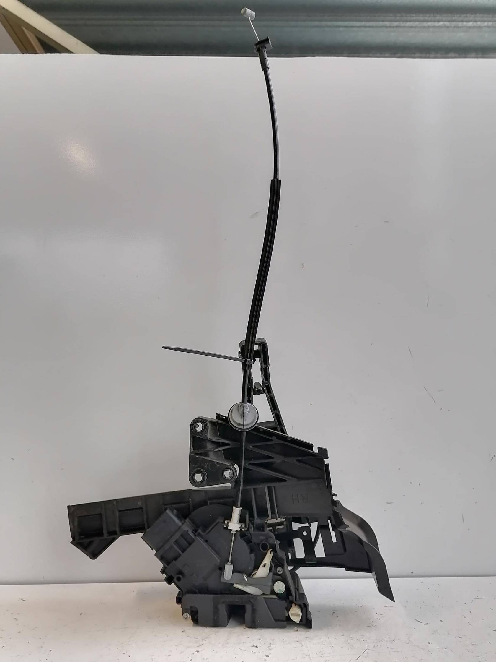 Serratura porta post. dx.