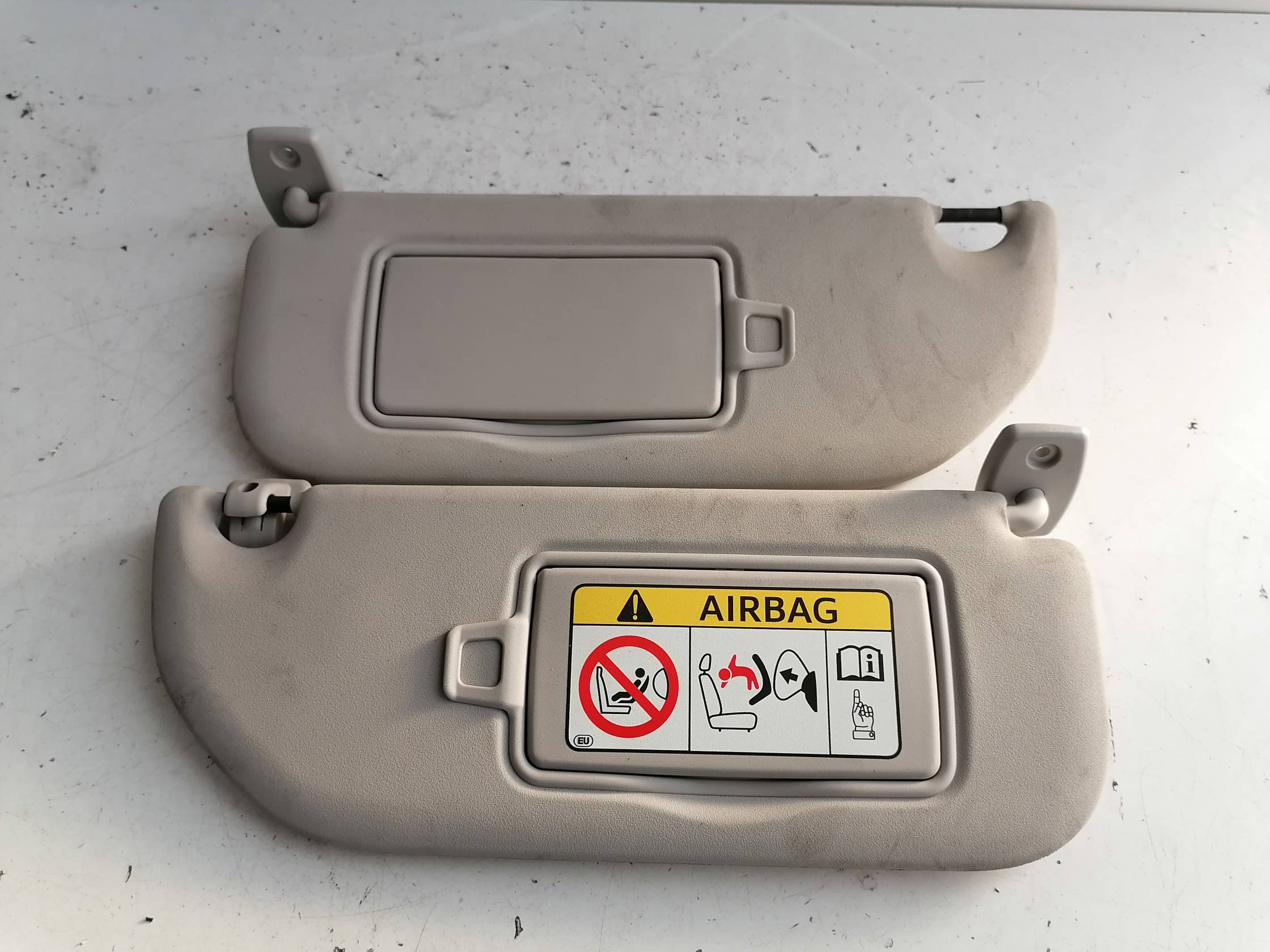 Aletta parasole parabrezza