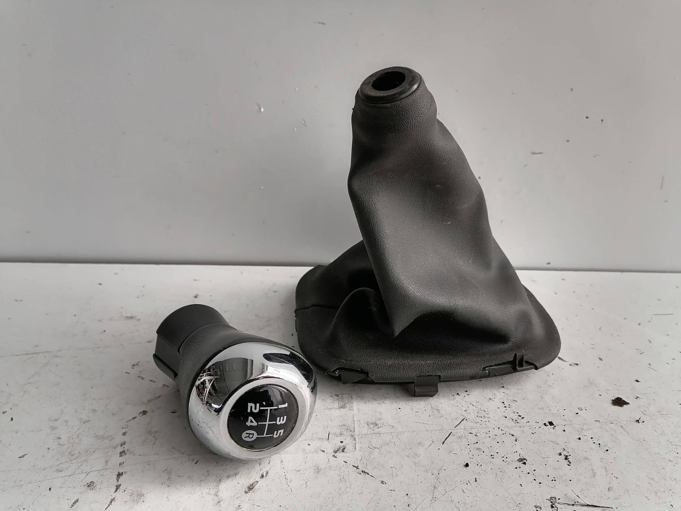 Cuffia con pomello cambio