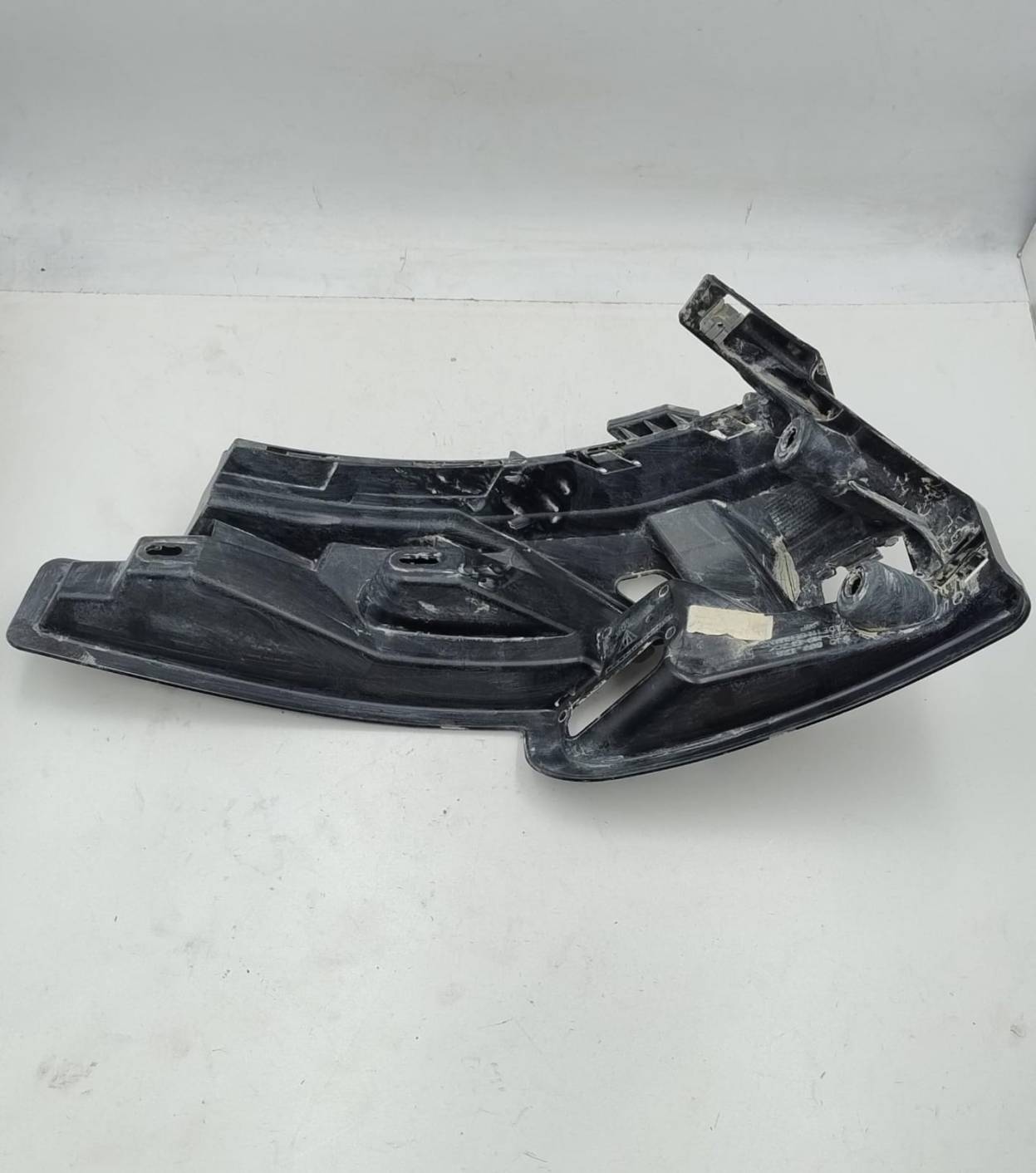 staffa paraurti posteriore dx.