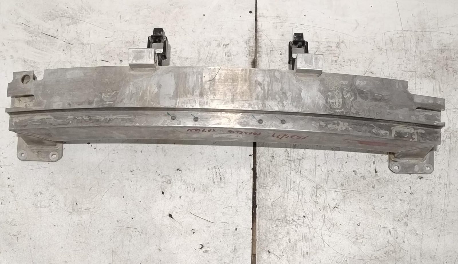 Traversa paraurti ant.