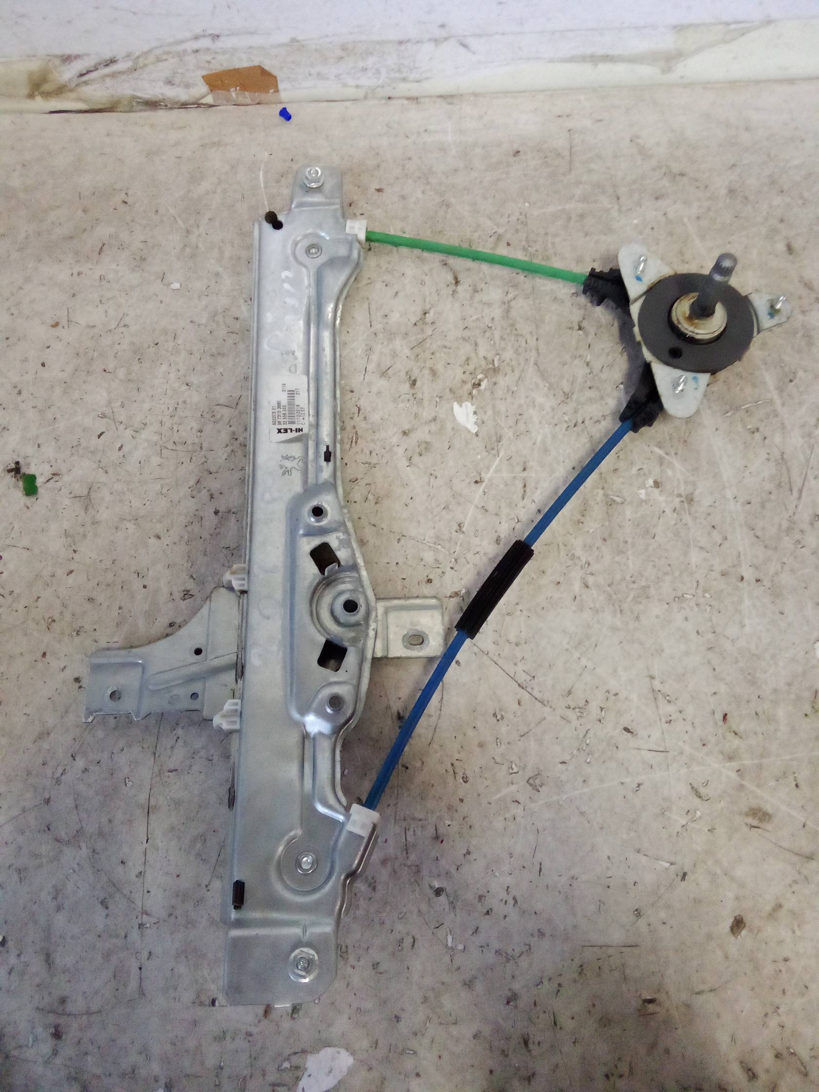 Alzacristallo elettr. porta post. dx.