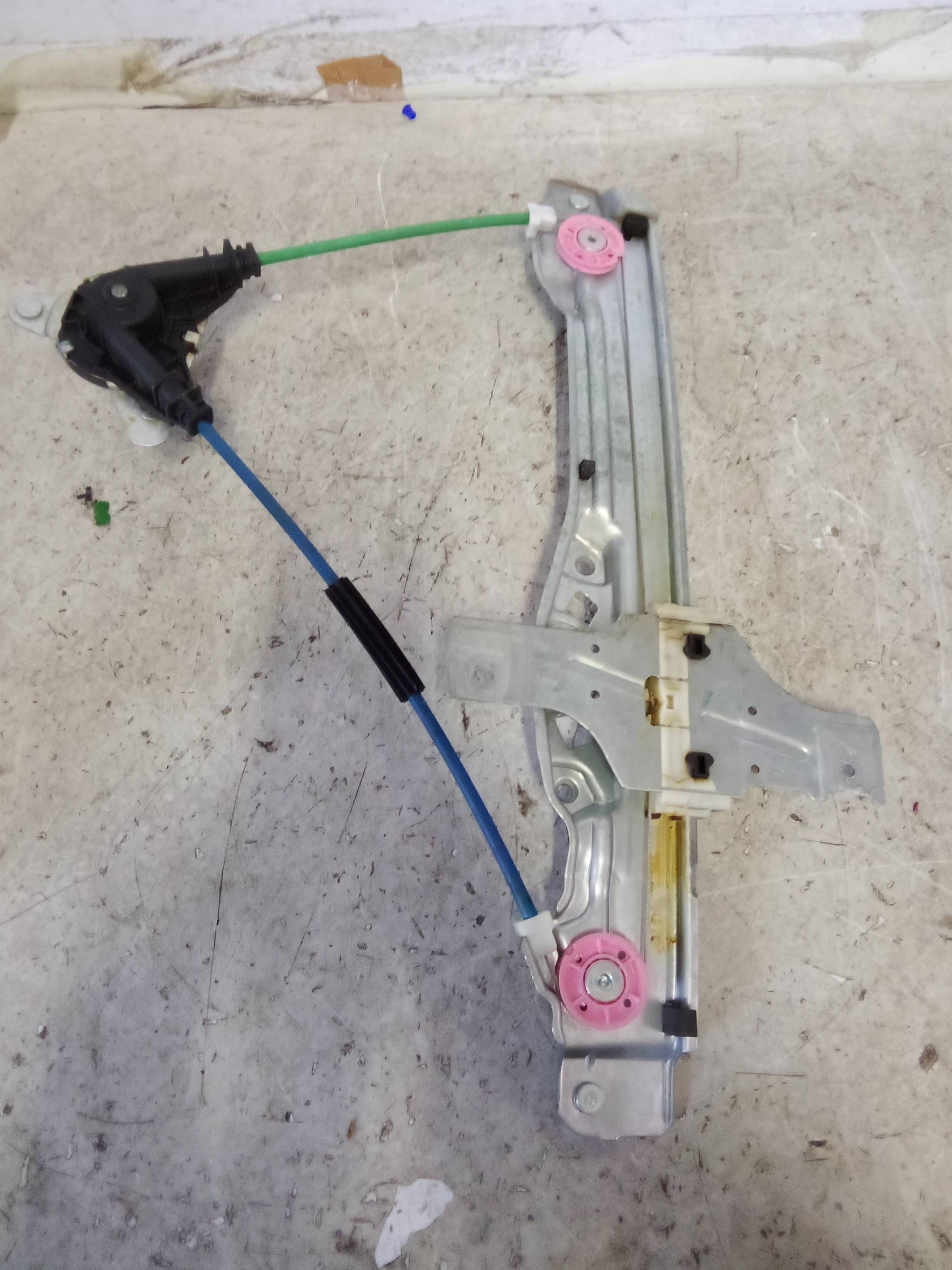 Alzacristallo elettr. porta post. dx.