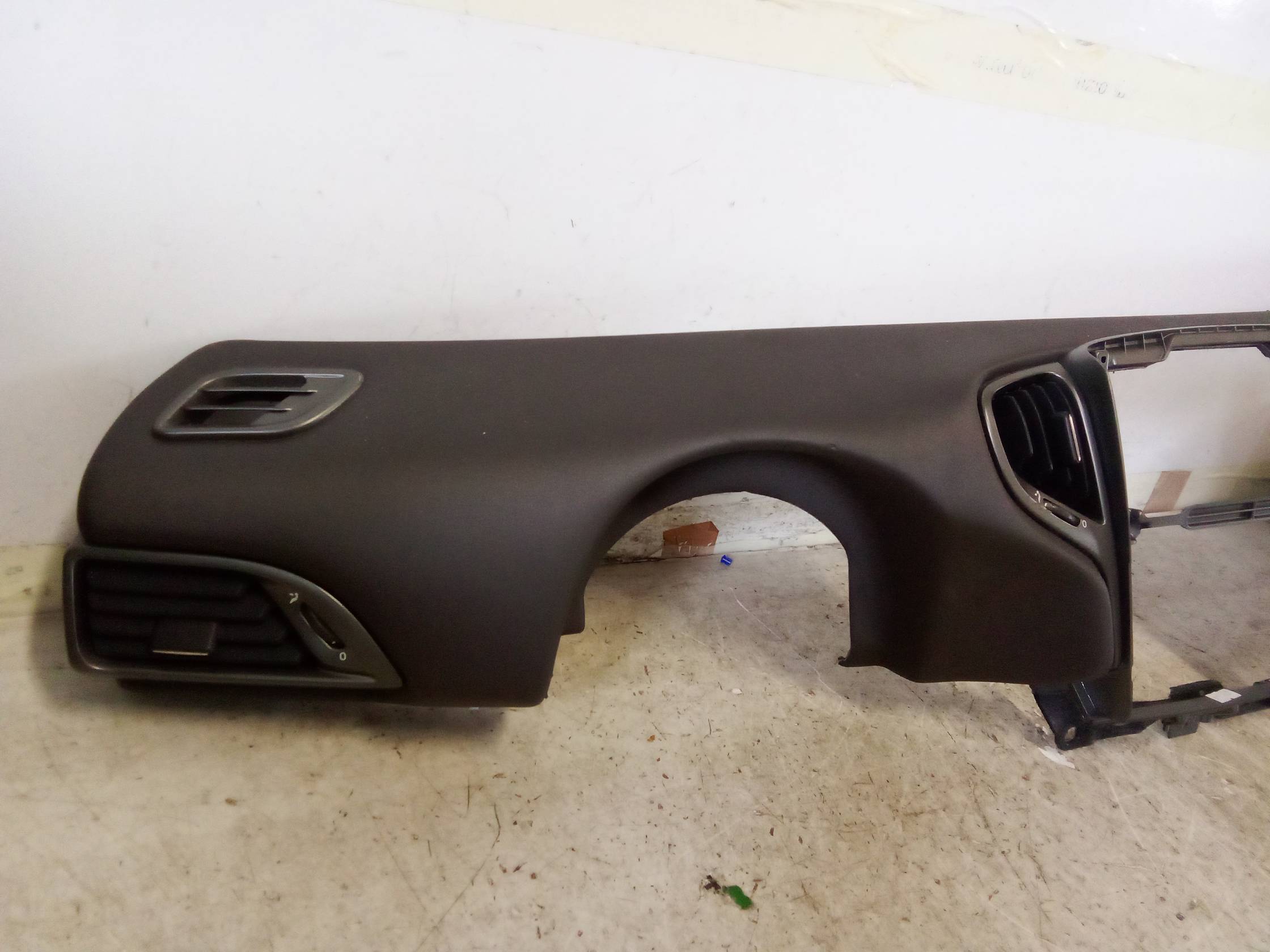 Bocchetta aria lat. cruscotto dx.