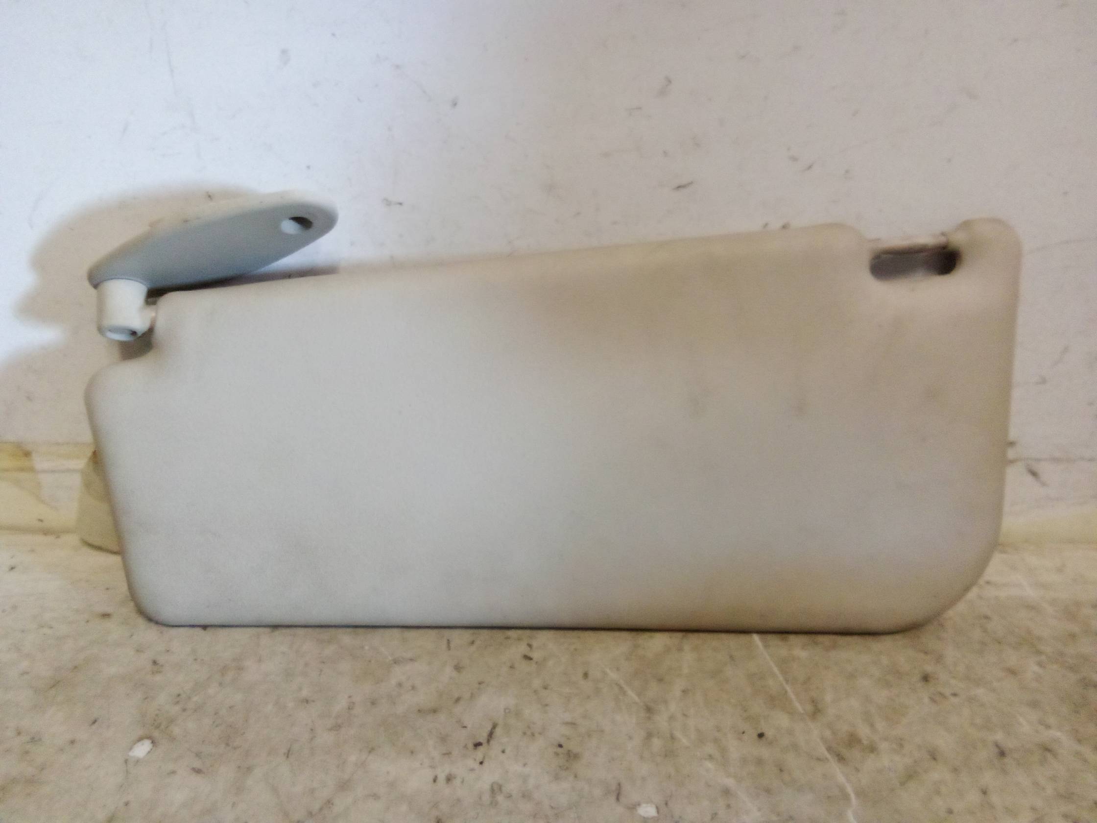 Aletta parasole parabrezza dx.