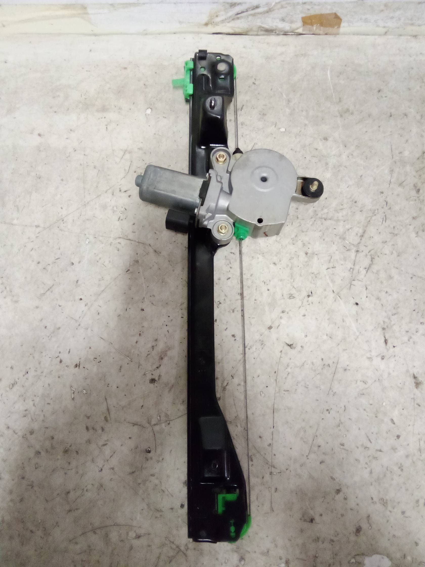 Alzacristallo elettr. porta ant. sx.