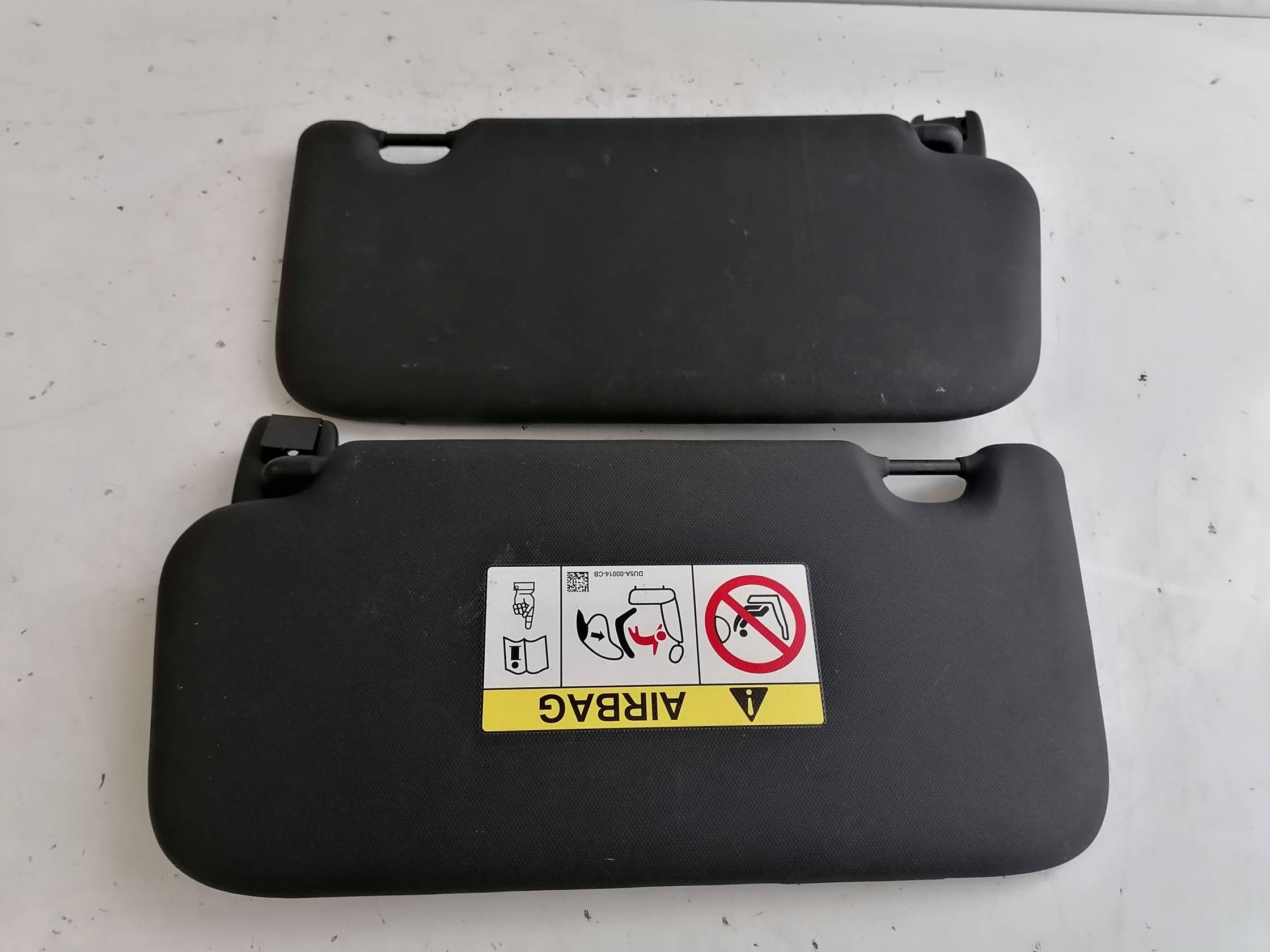 Aletta parasole parabrezza sx.