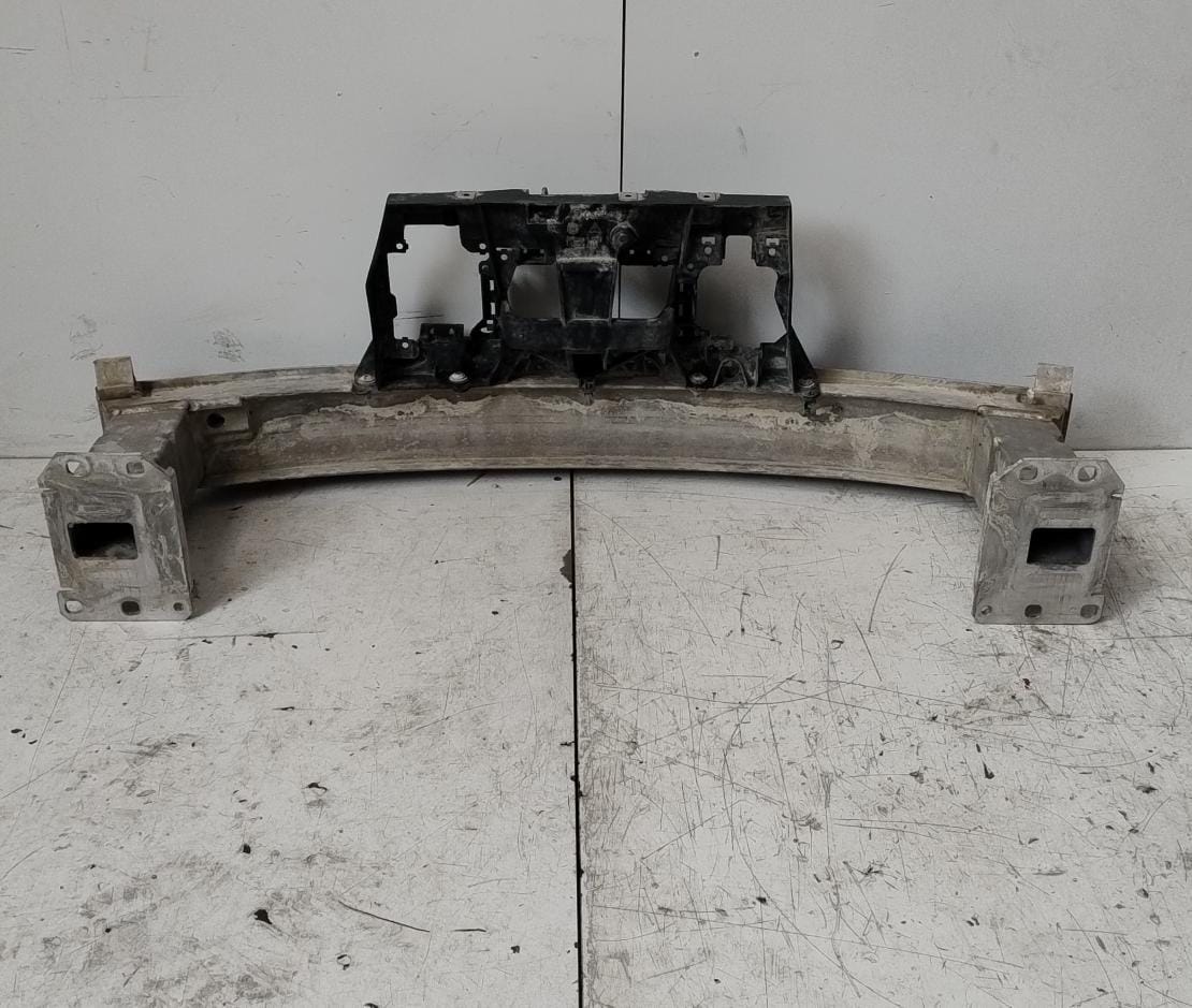 Traversa paraurti ant.