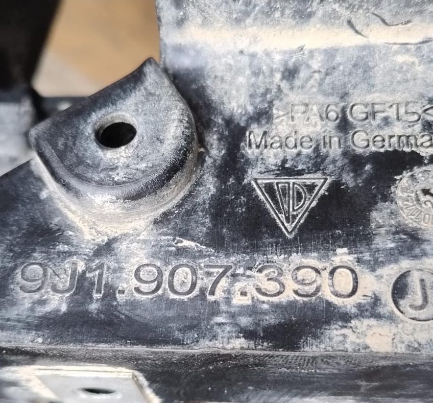 Traversa paraurti ant.