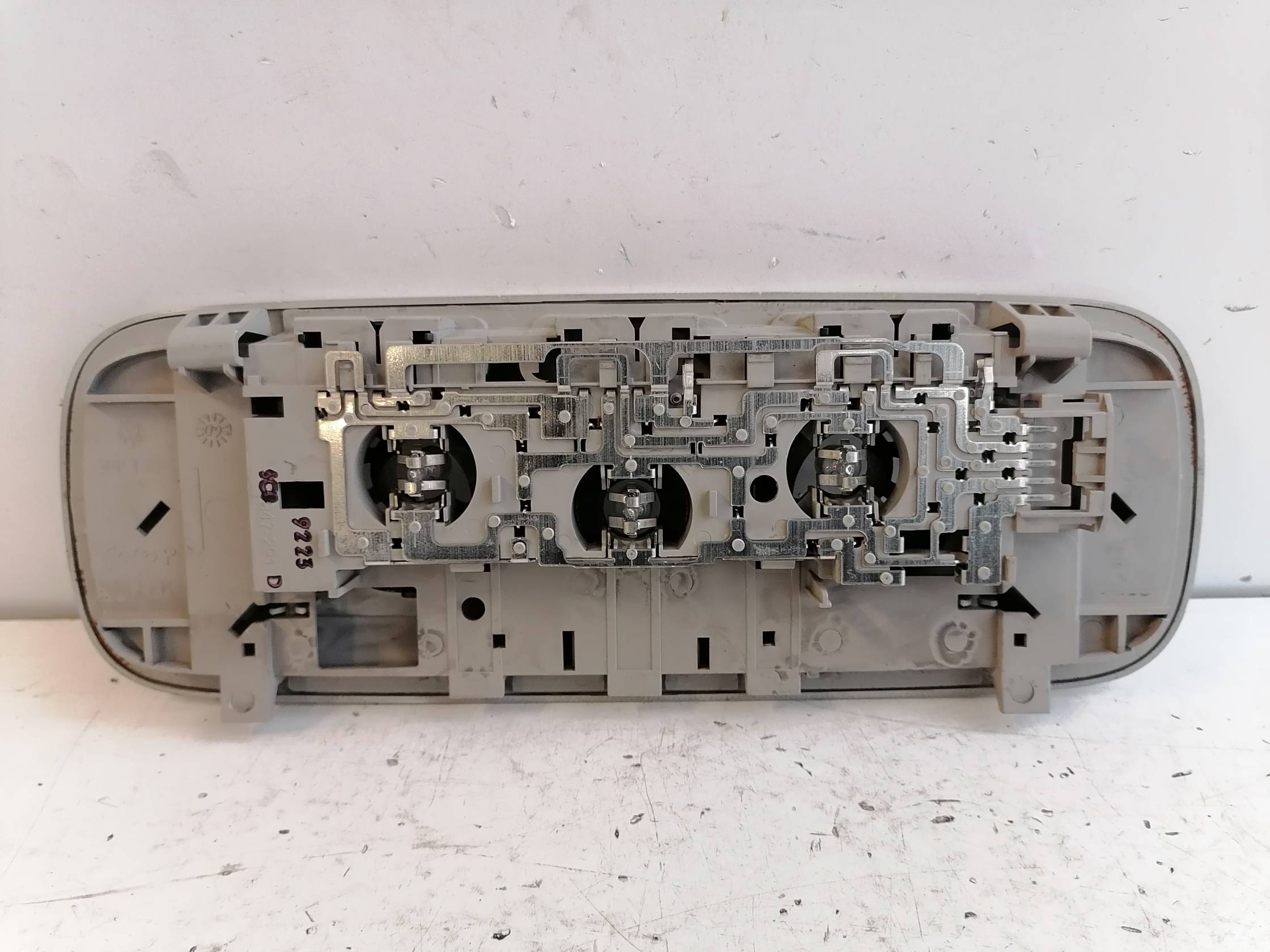 Luce cortesia post. tetto