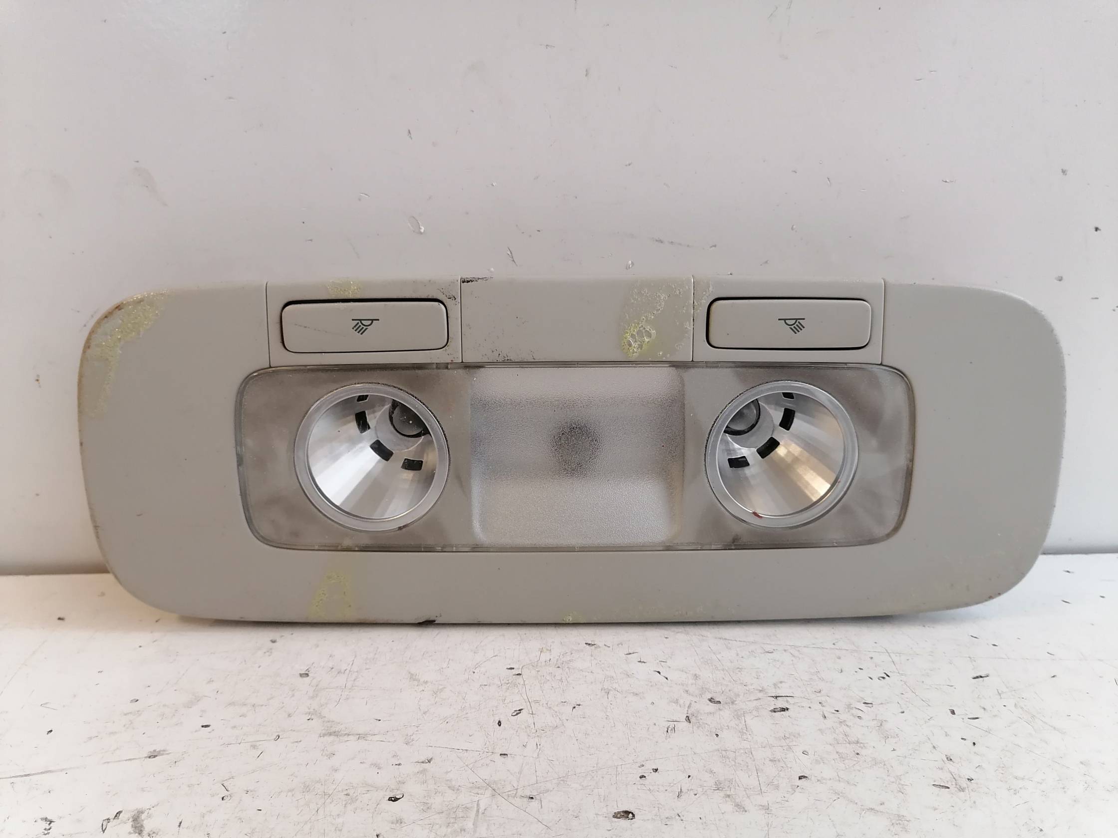 Luce cortesia post. tetto