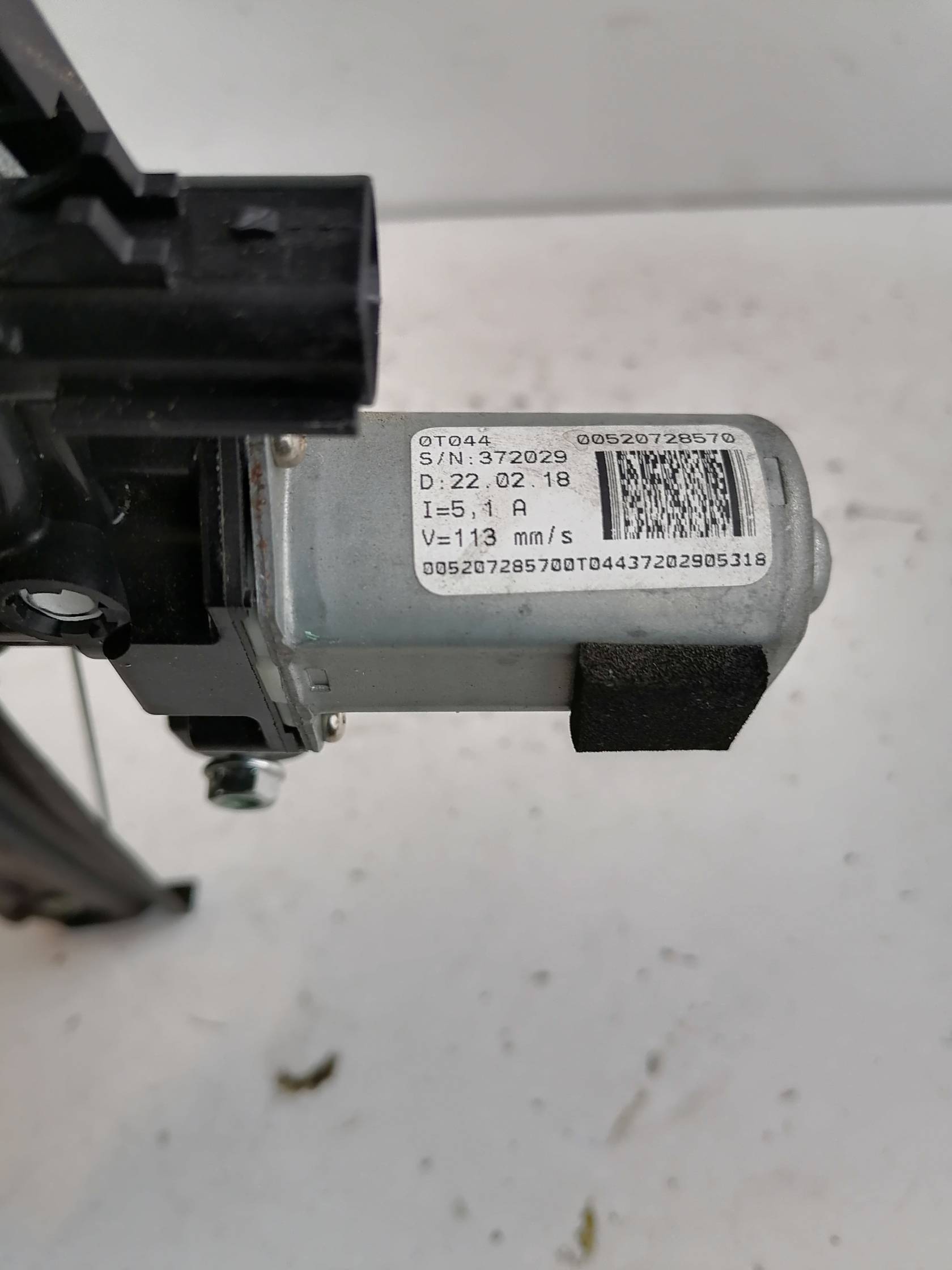 Alzacristallo elettr. porta ant. con motorino sx. Alzacristallo elettr. porta ant. con motorino sx.