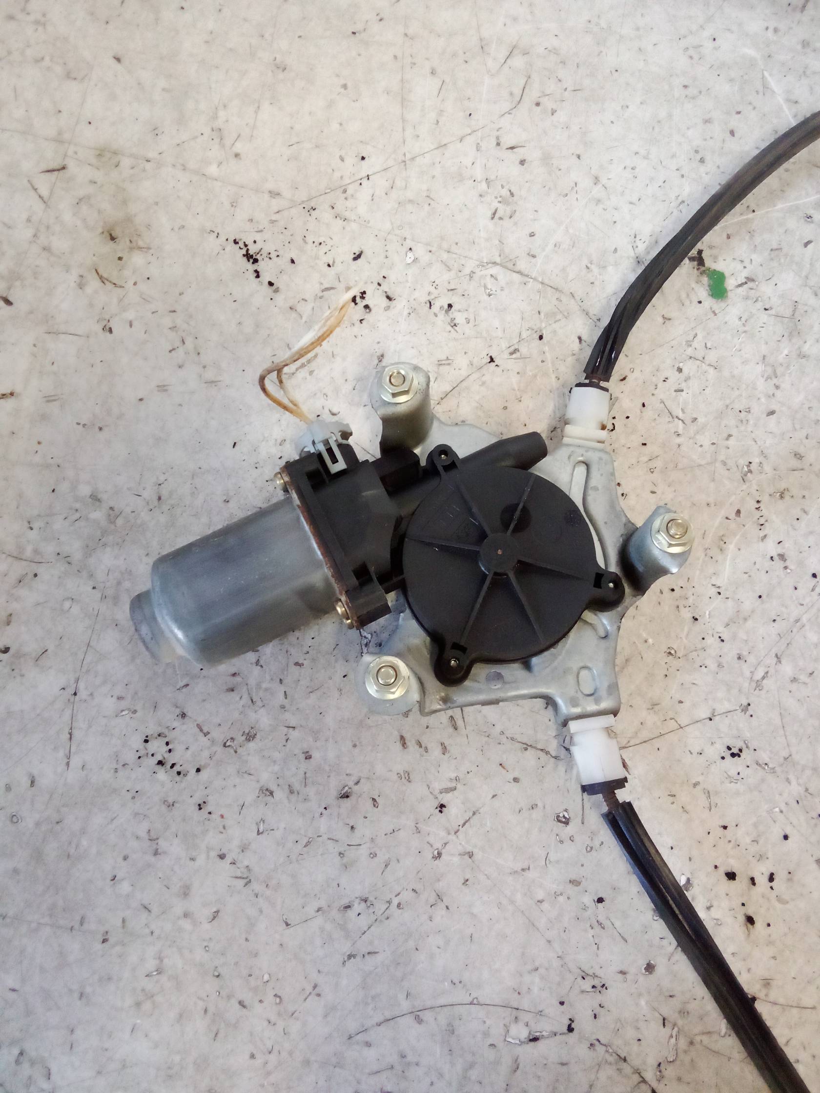 Alzacristallo elettr. porta ant. con motorino sx. Alzacristallo elettr. porta ant. con motorino sx.