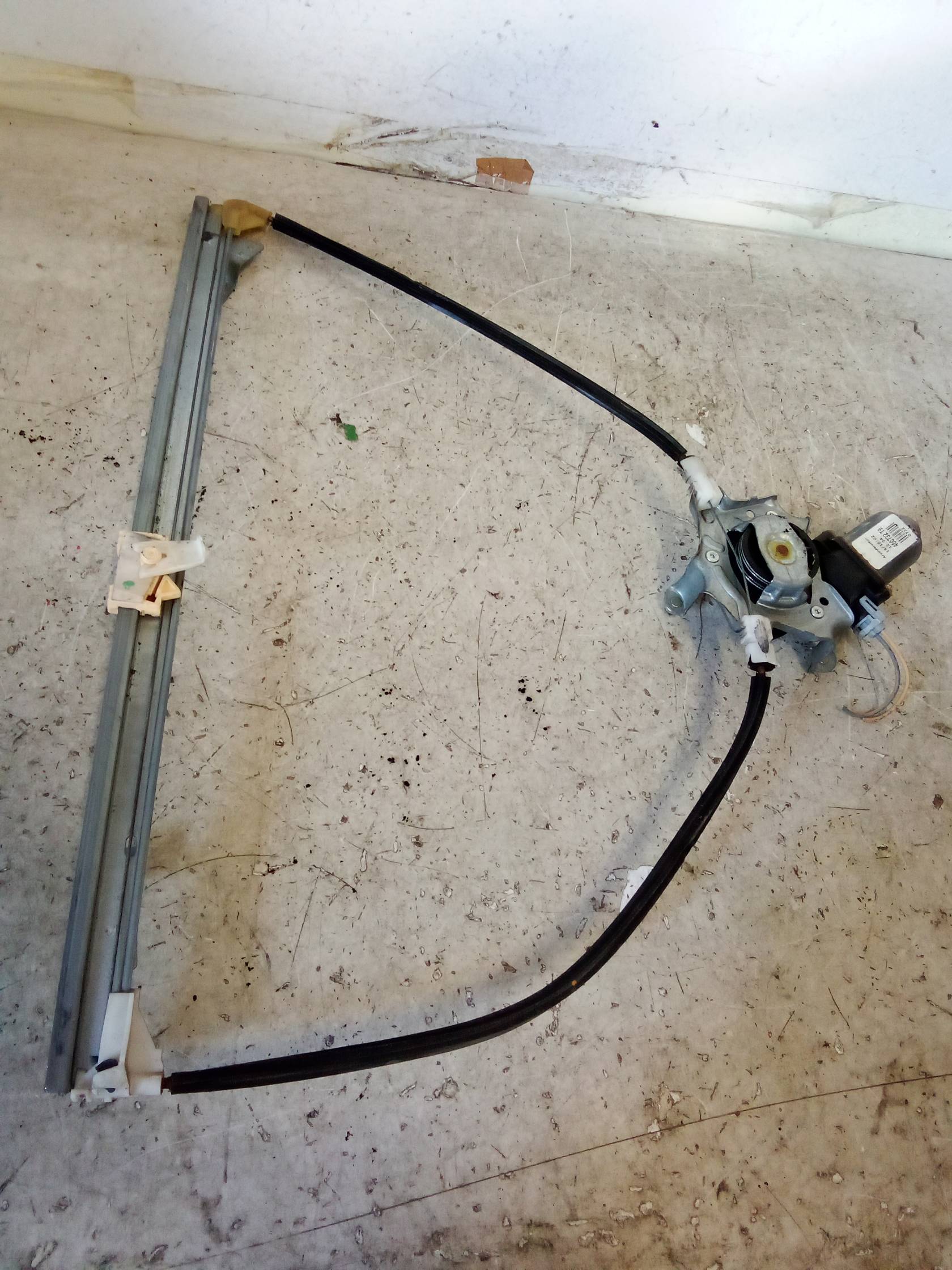 Alzacristallo elettr. porta ant. con motorino dx.