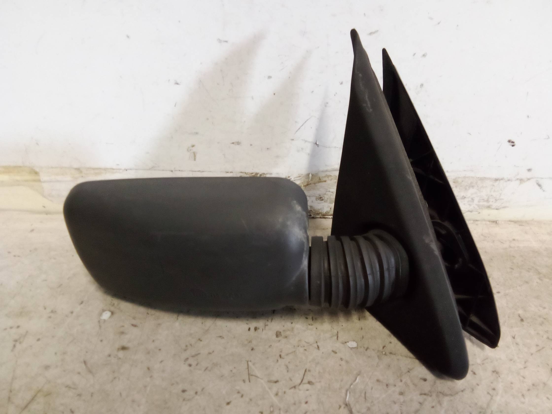 Retrovisore est. dx.