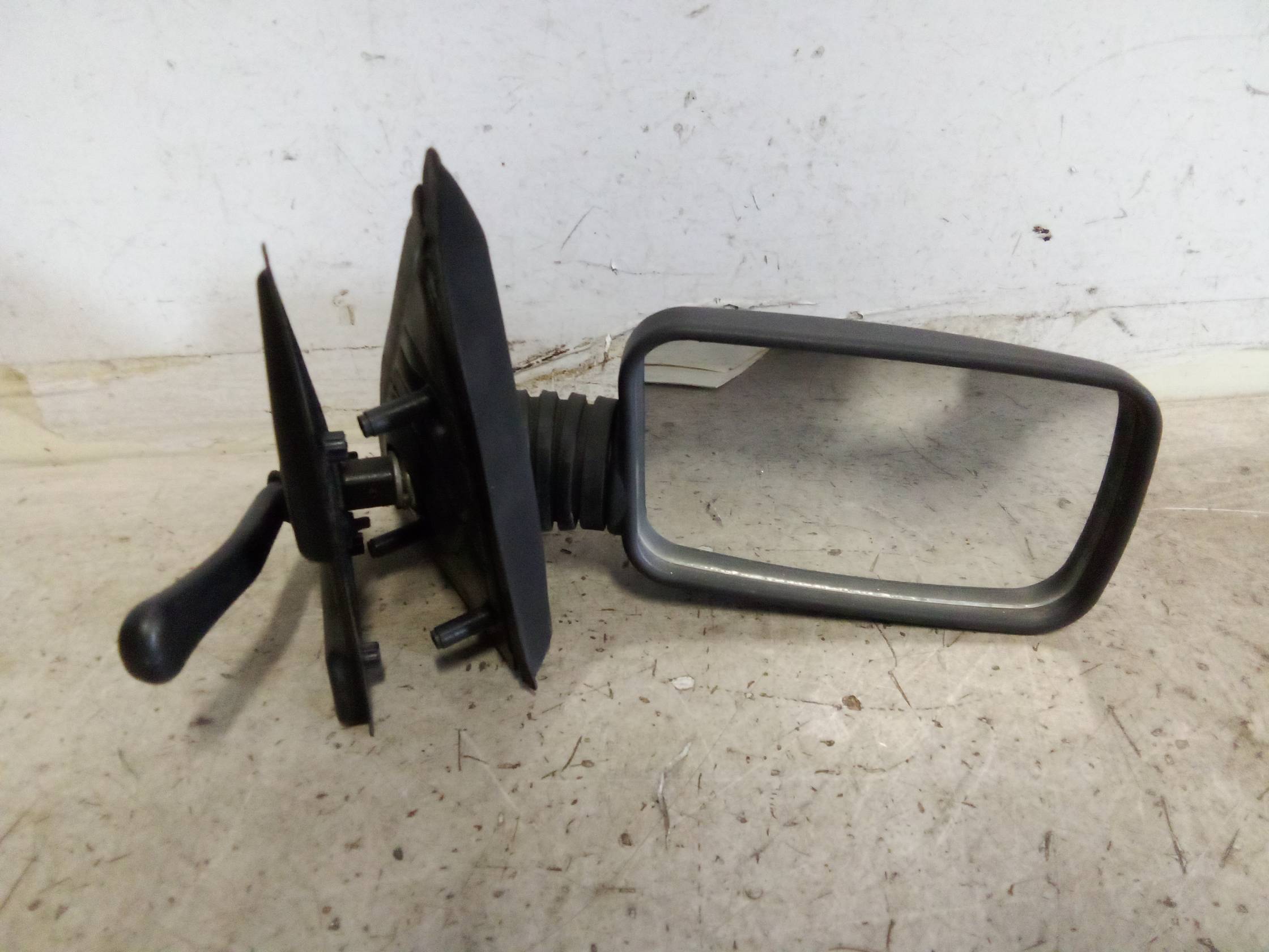 Retrovisore est. dx.