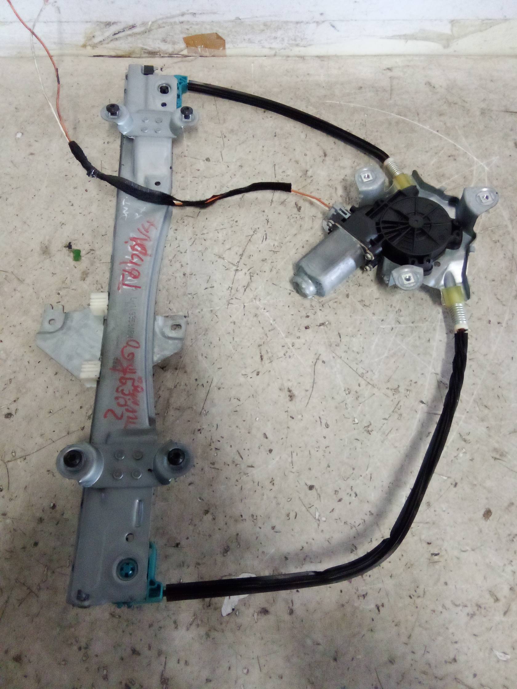 Alzacristallo elettr. porta ant. con motorino sx.