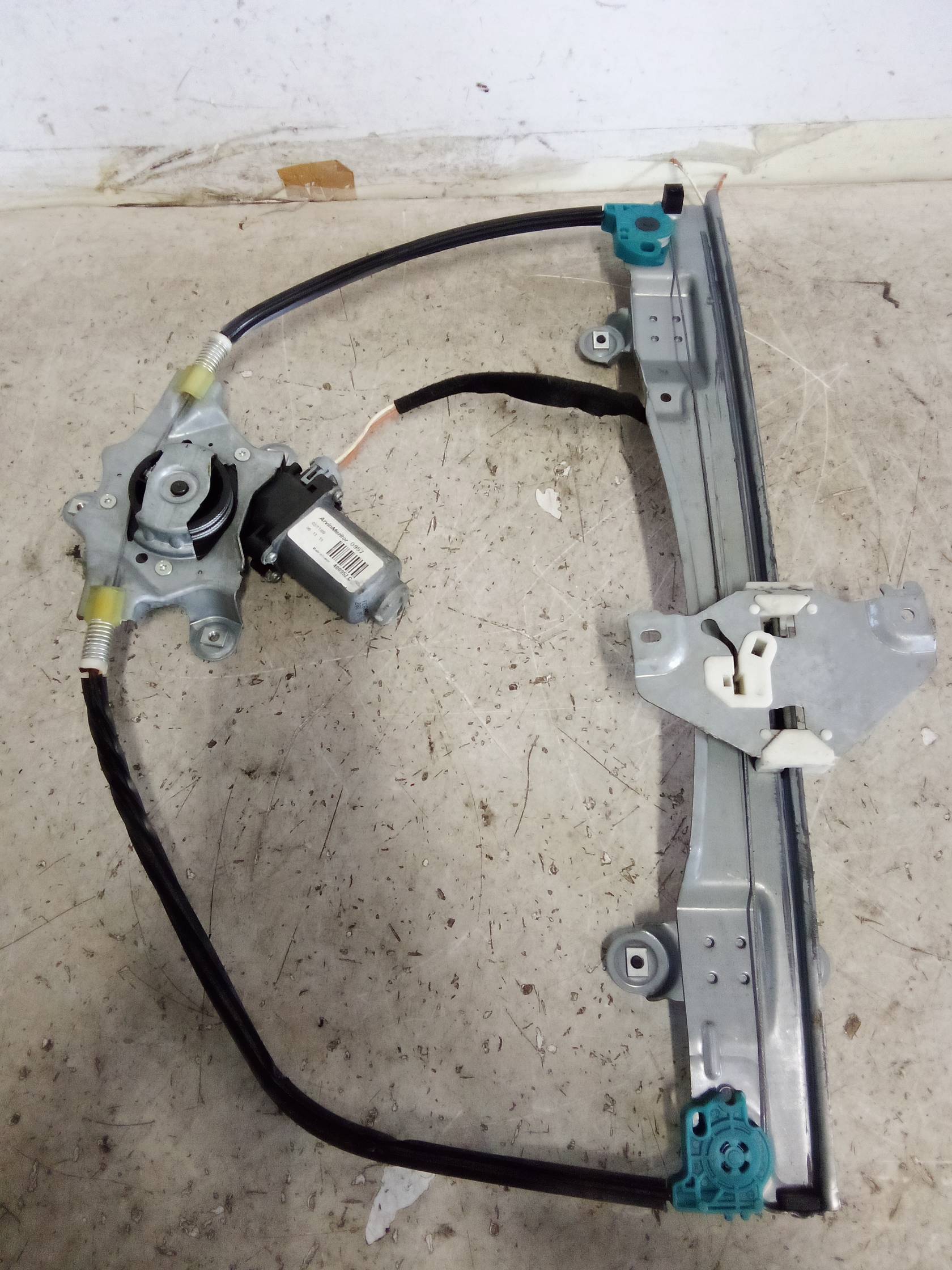 Alzacristallo elettr. porta ant. con motorino sx.