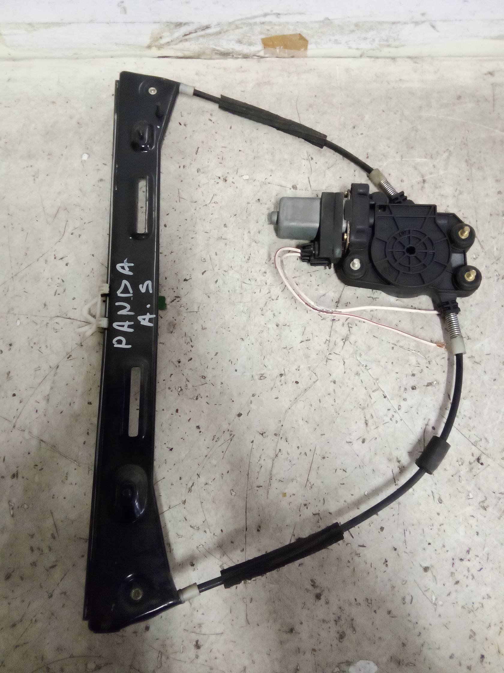 Alzacristallo elettr. porta ant. con motorino sx. Alzacristallo elettr. porta ant. con motorino sx.