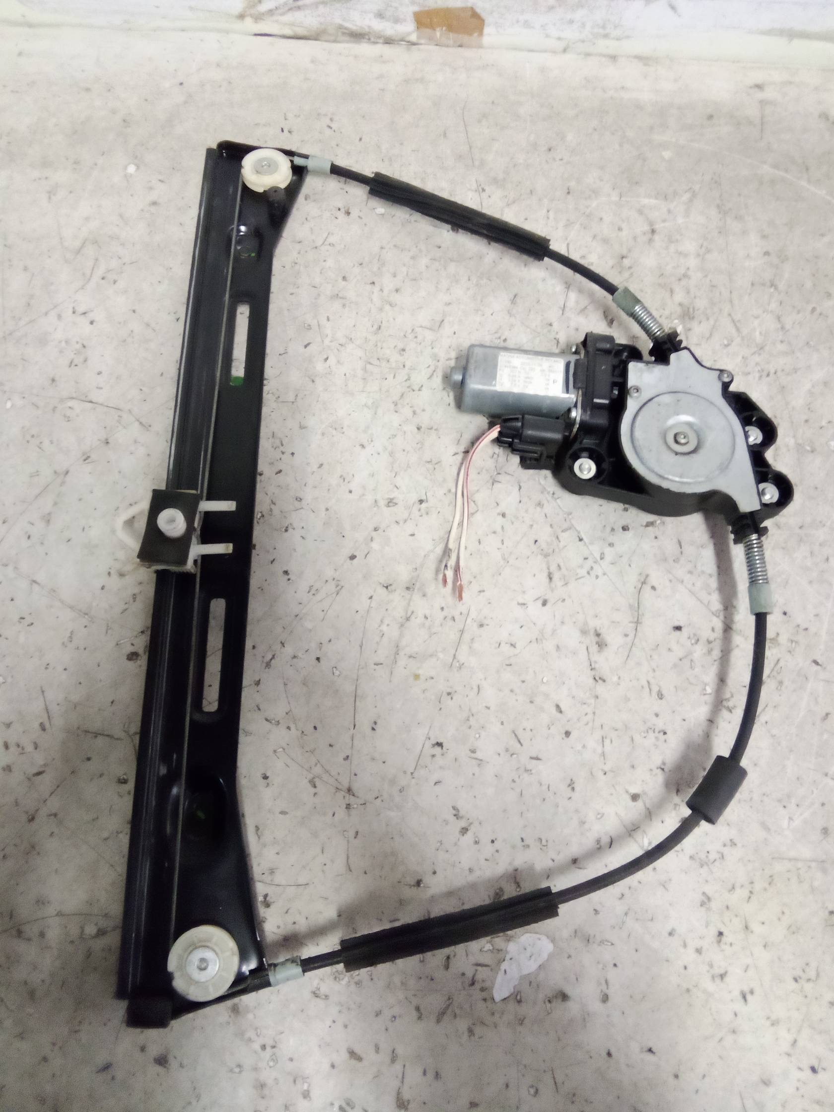 Alzacristallo elettr. porta ant. con motorino dx.