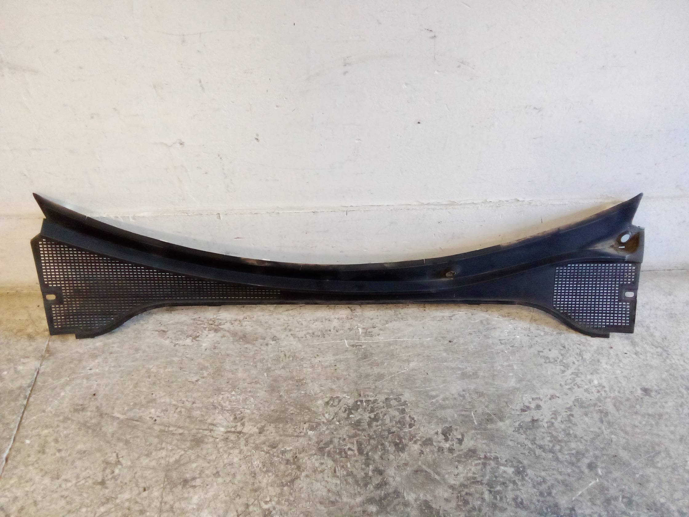 Griglia centr. sottoparabrezza Griglia centr. sottoparabrezza