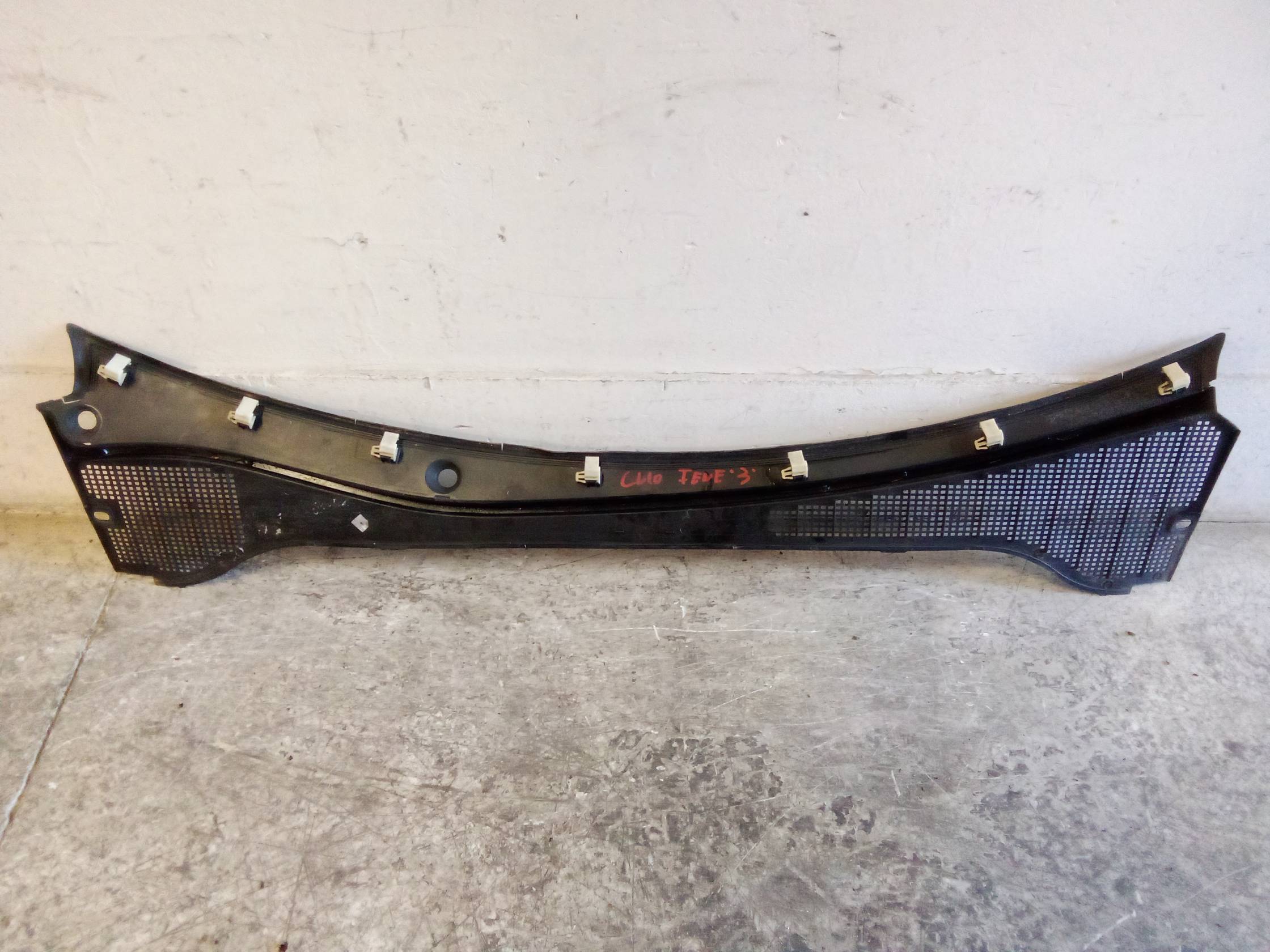 Griglia centr. sottoparabrezza Griglia centr. sottoparabrezza