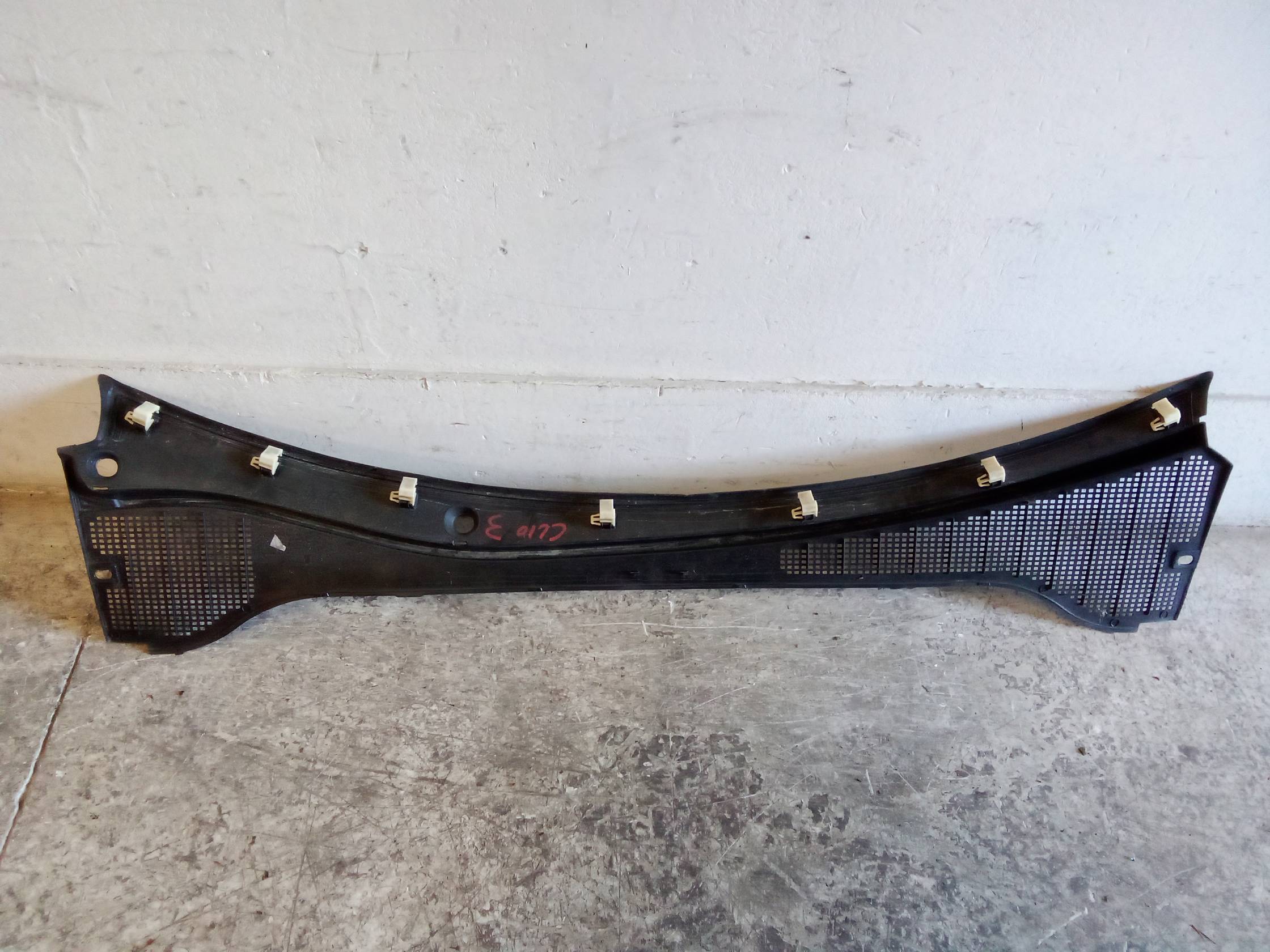 Griglia centr. sottoparabrezza Griglia centr. sottoparabrezza