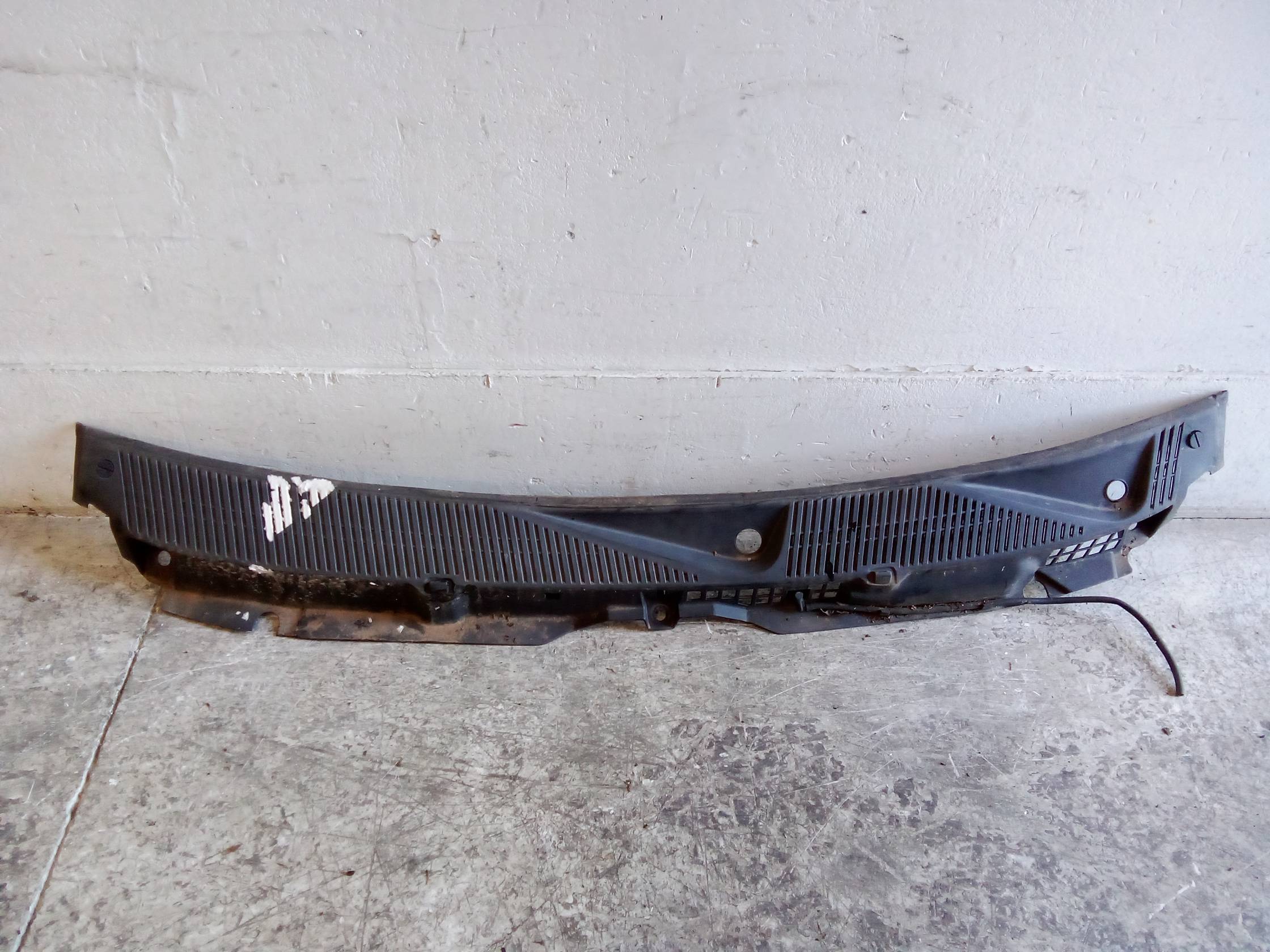 Griglia centr. sottoparabrezza Griglia centr. sottoparabrezza