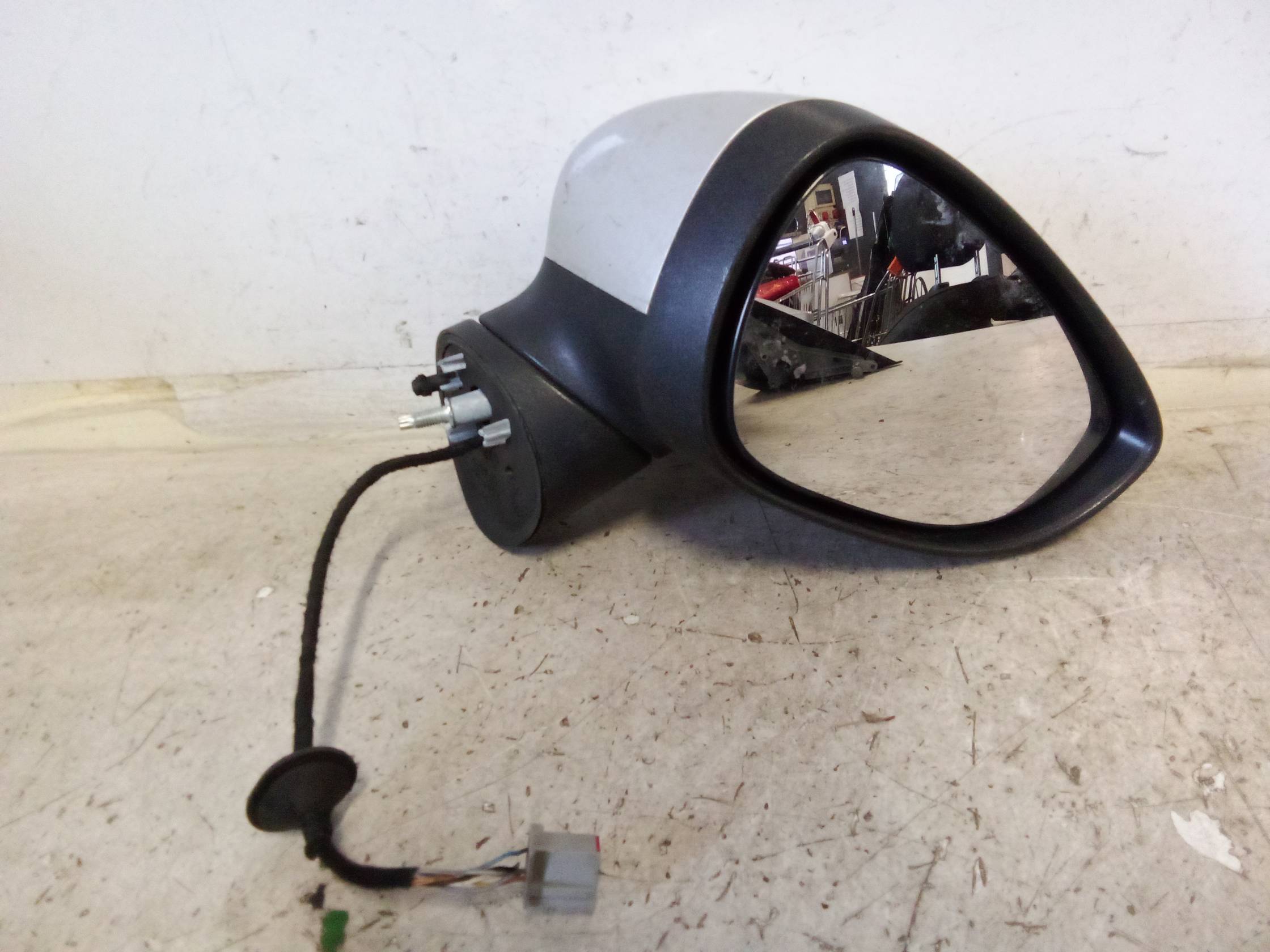 Retrovisore est. regolaz. elettr. dx.