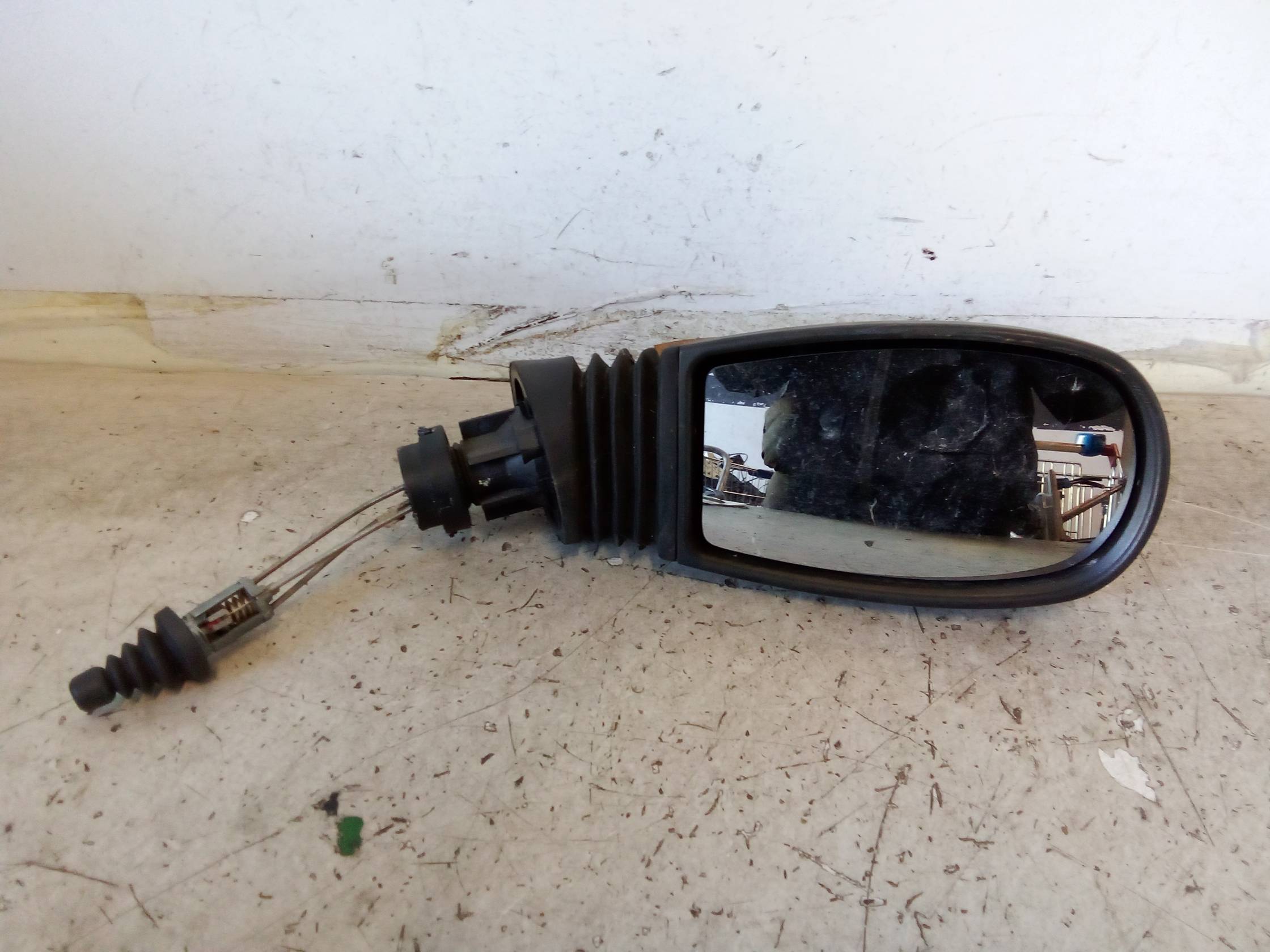 Retrovisore est. dx.