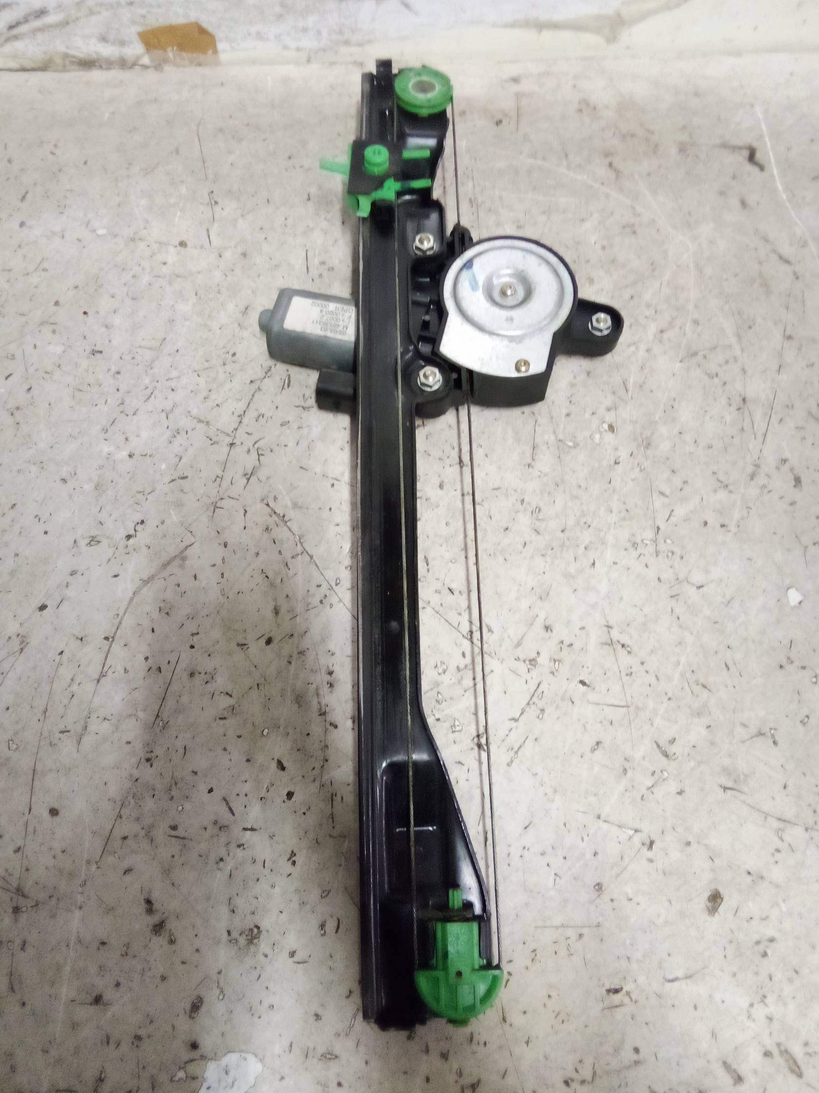 Alzacristallo elettr. porta ant. con motorino dx.