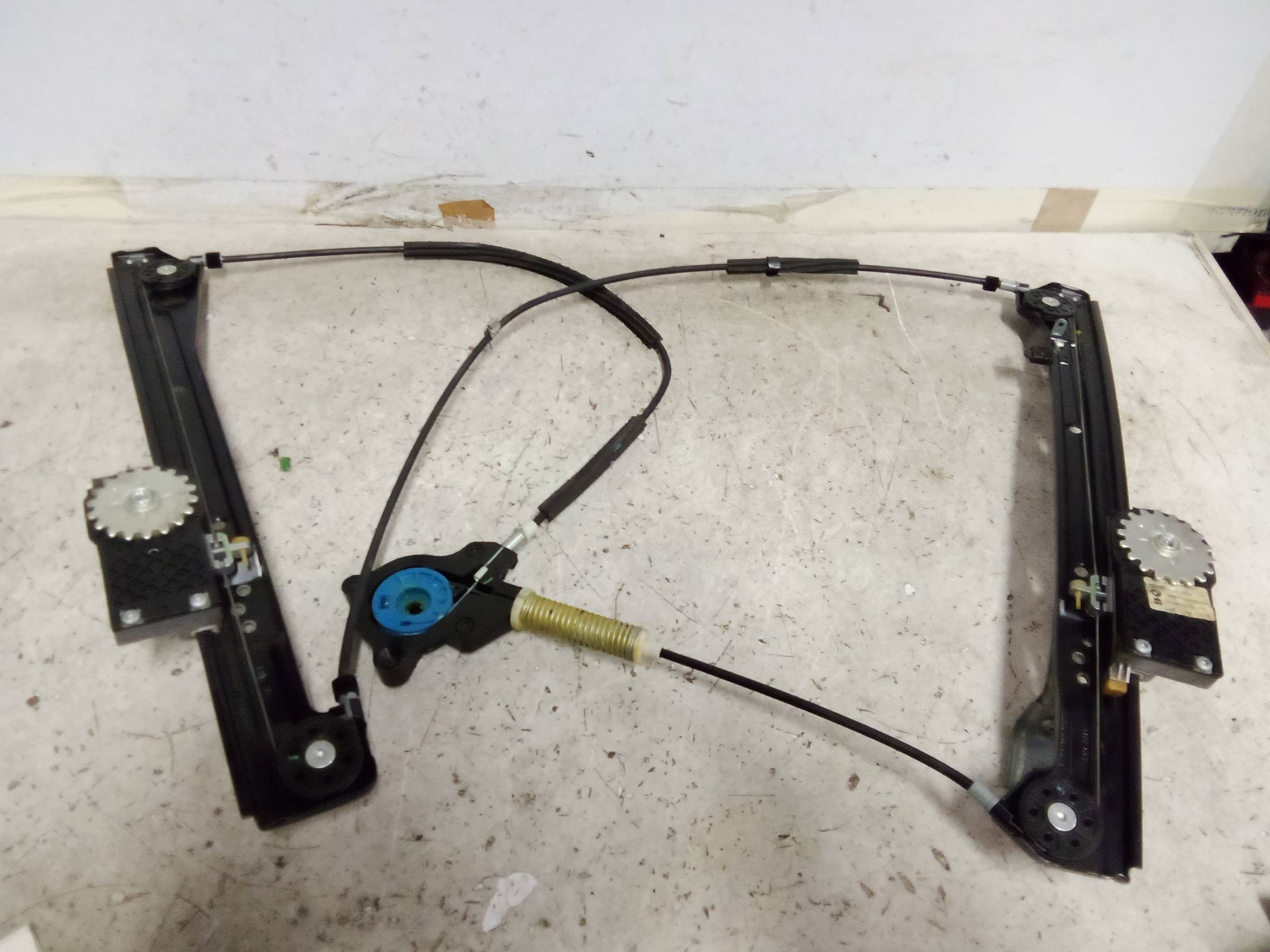 Alzacristallo elettr. porta ant. dx.