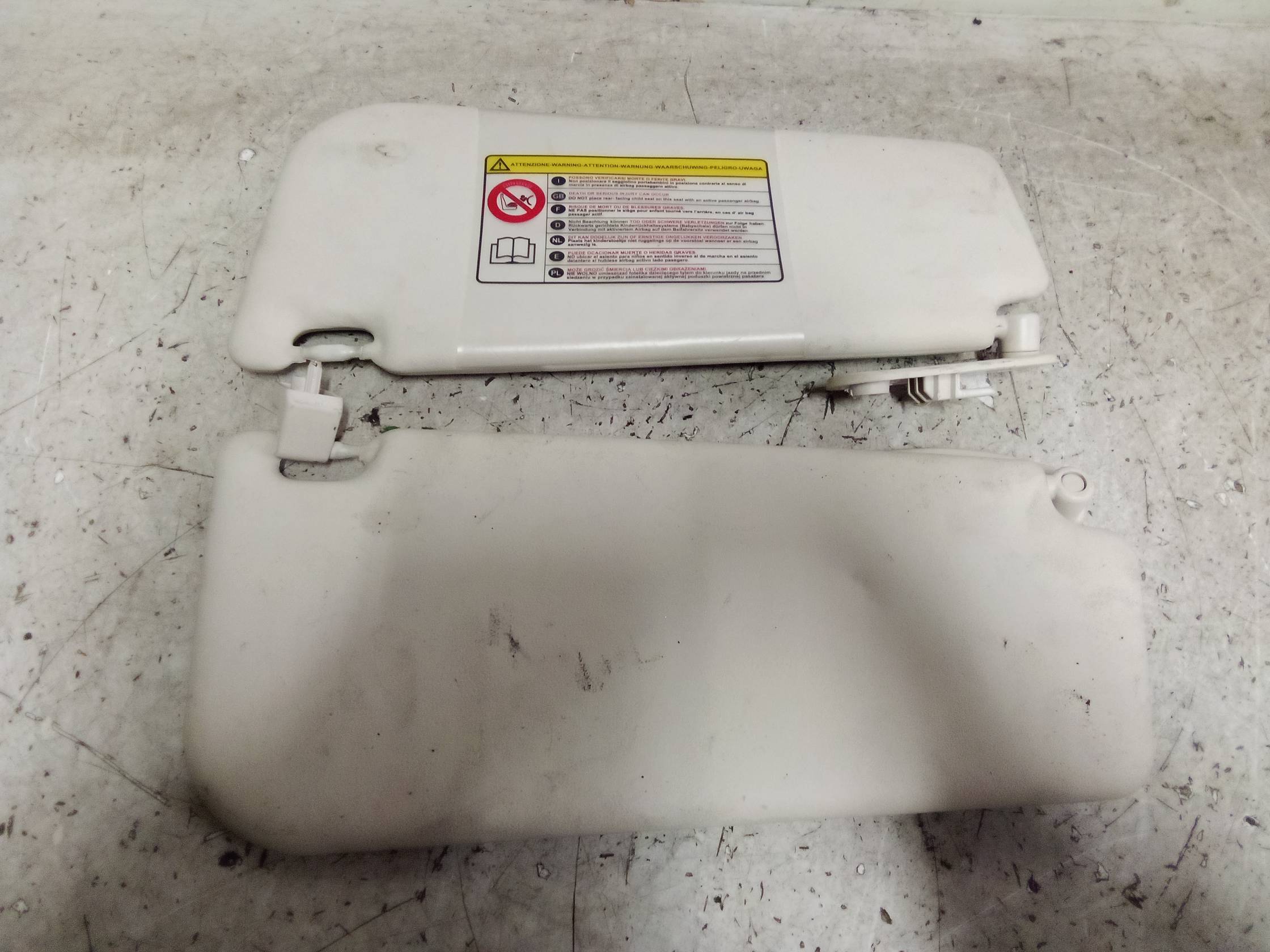 Aletta parasole parabrezza sx.