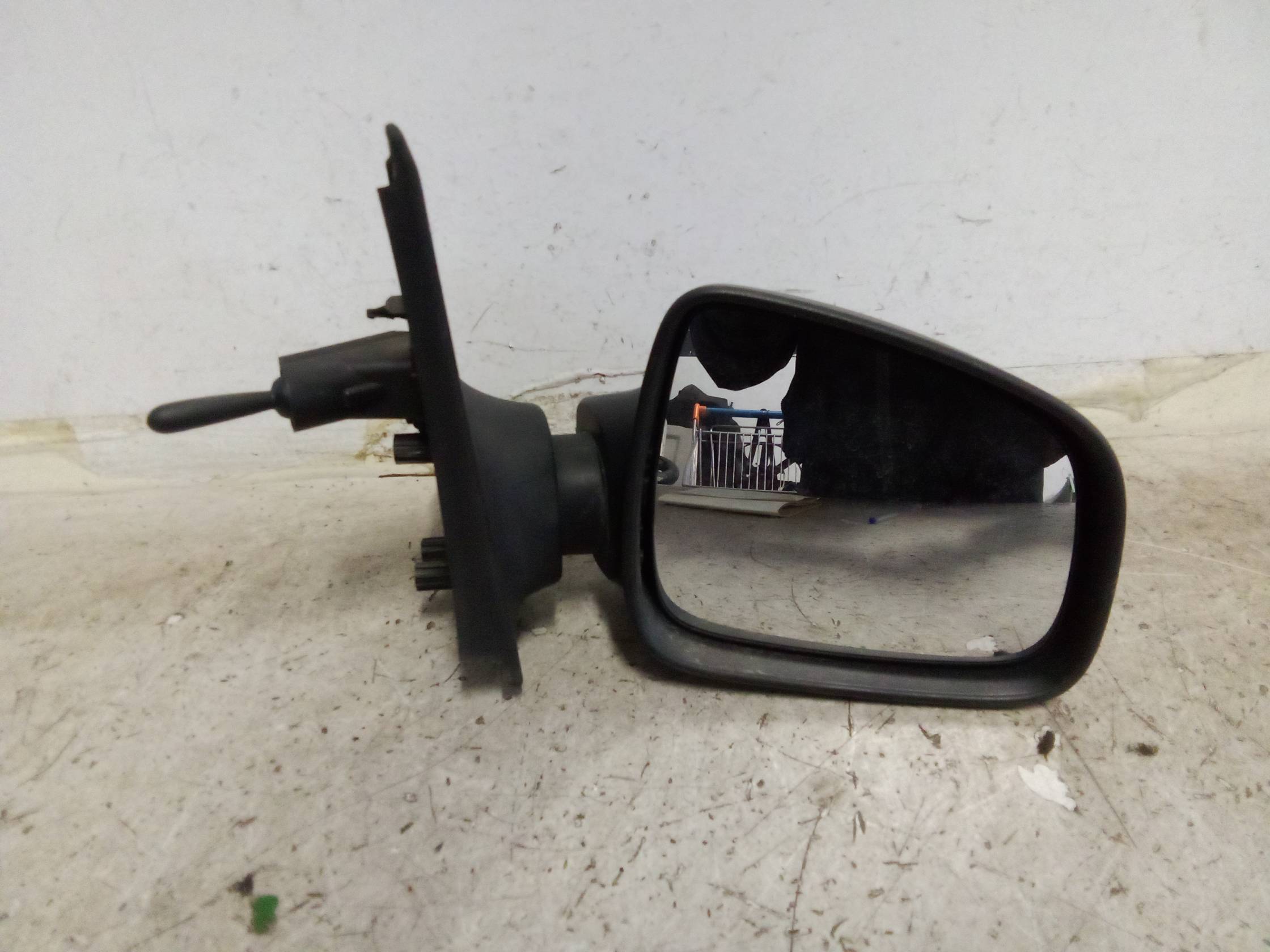 Retrovisore est. dx.