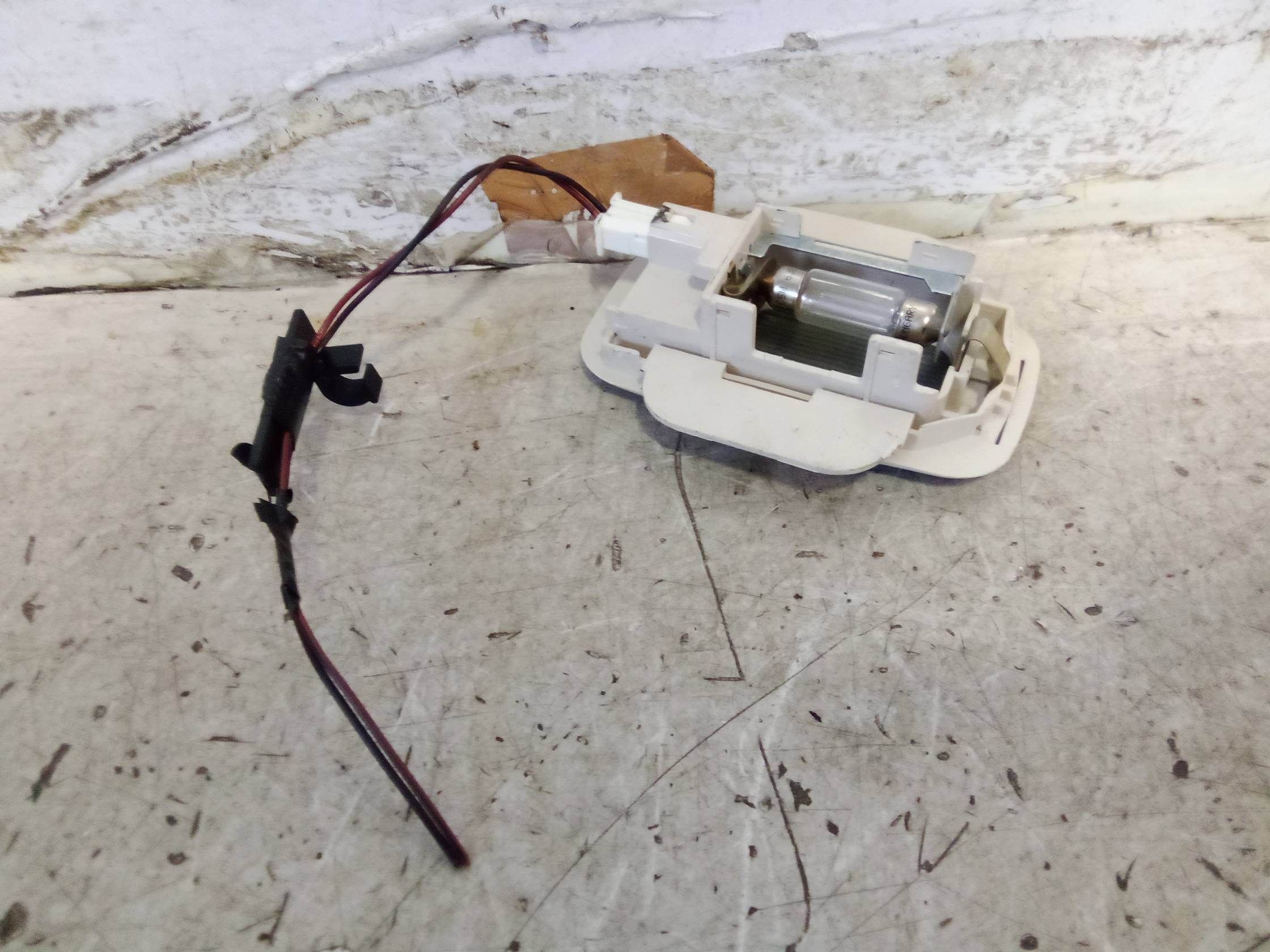 Luce cortesia post. tetto