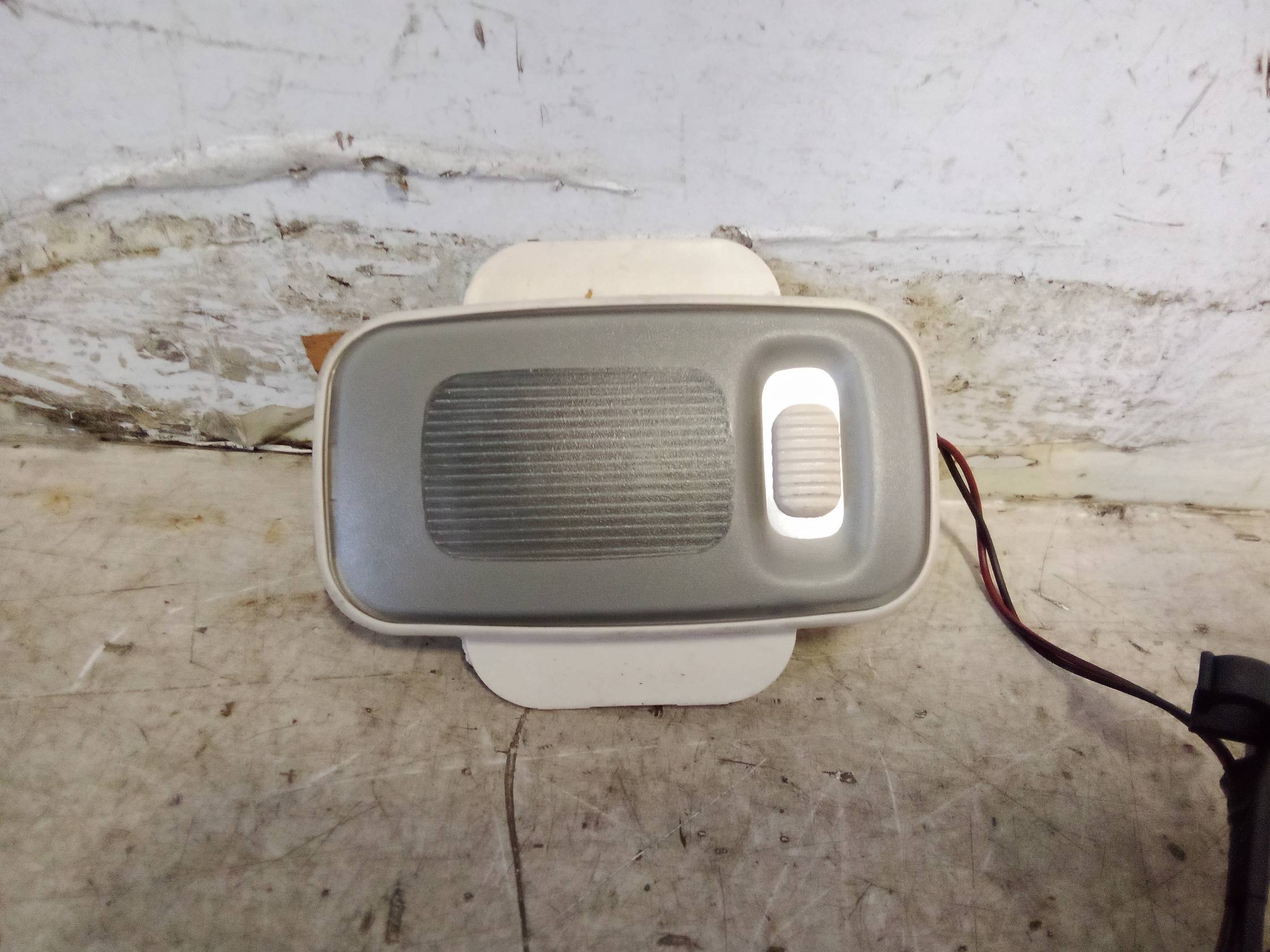 Luce cortesia post. tetto