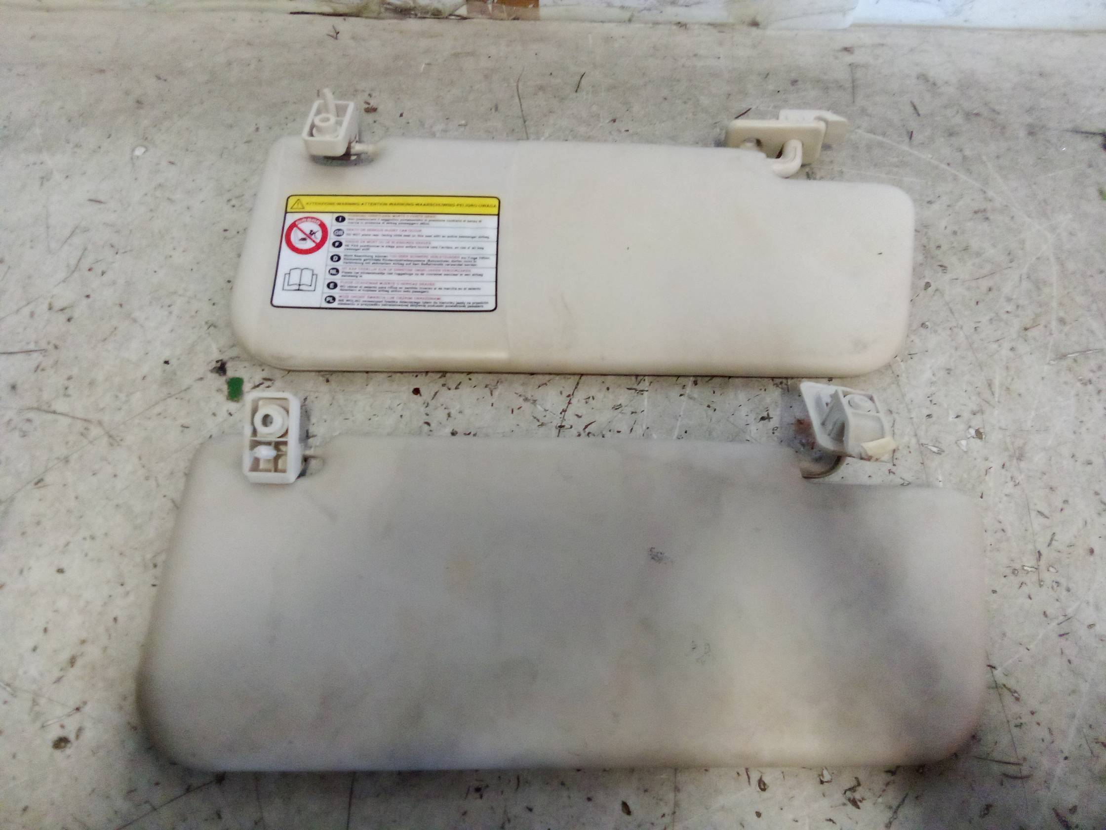 Aletta parasole parabrezza sx.