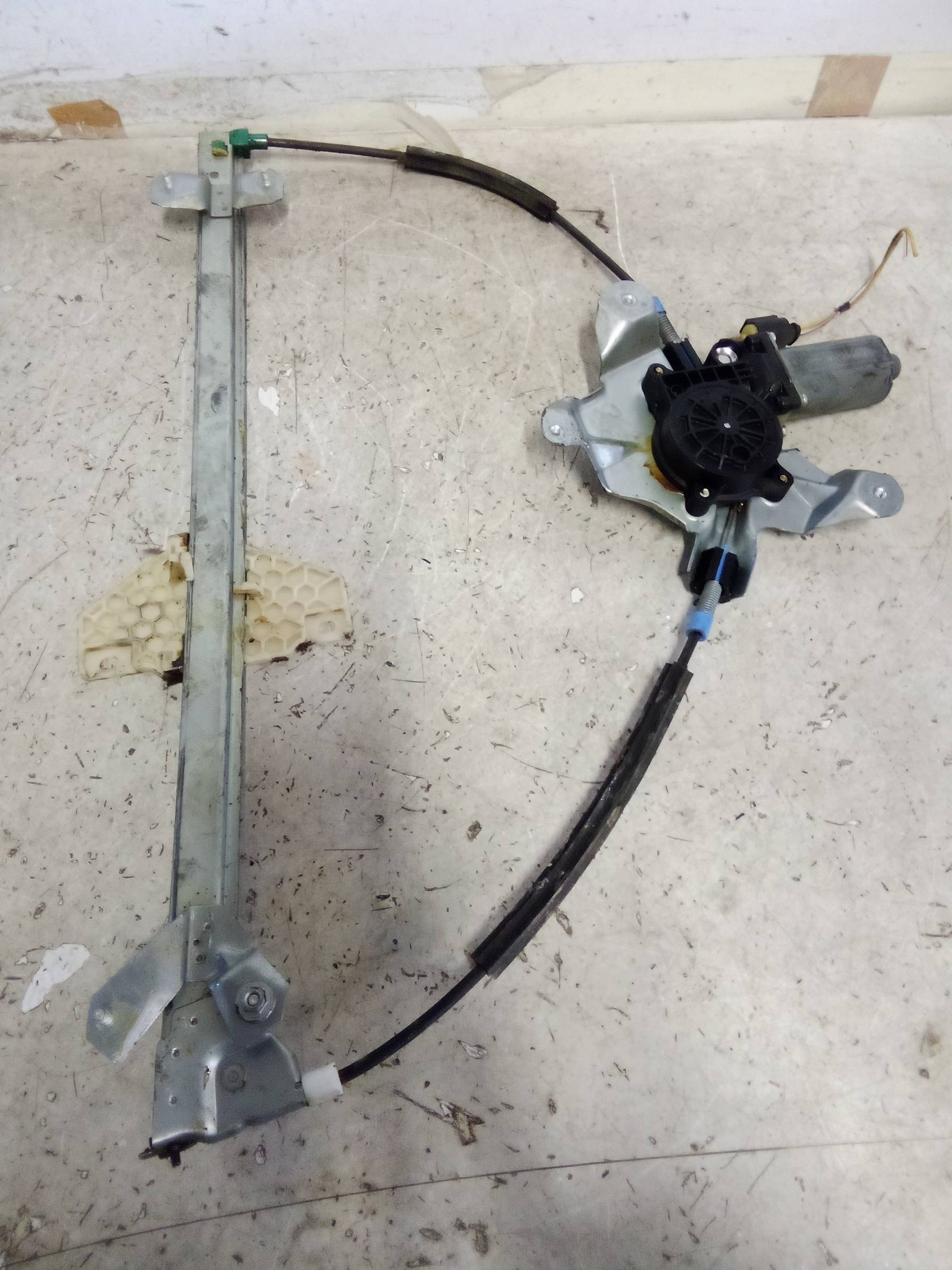 Alzacristallo elettr. porta ant. dx.