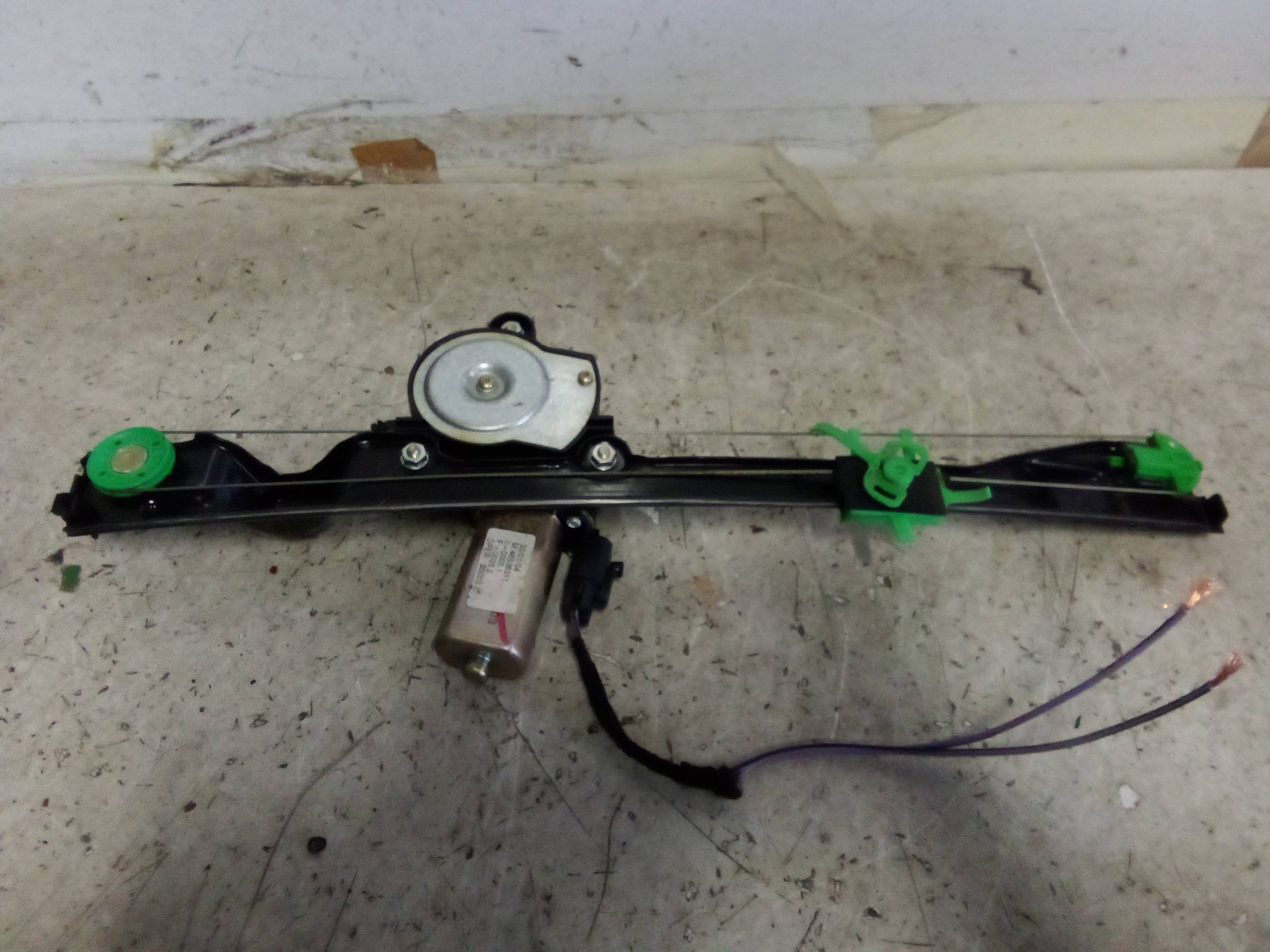 Alzacristallo elettr. porta ant. dx. Alzacristallo elettr. porta ant. dx.