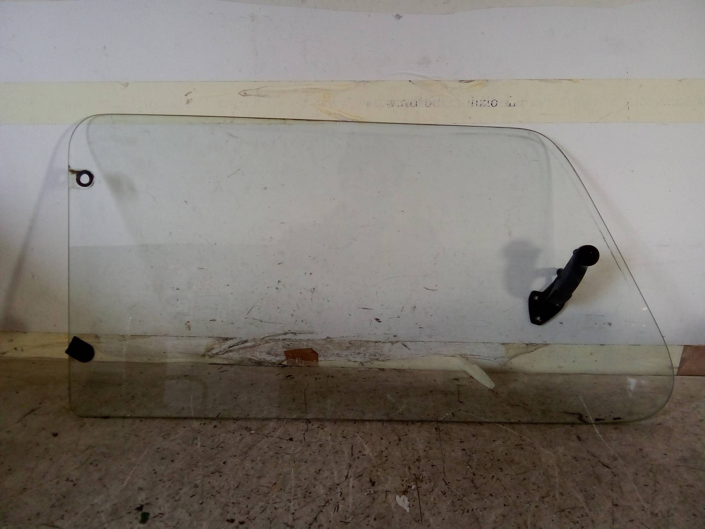 Fisso parafango post. dx.