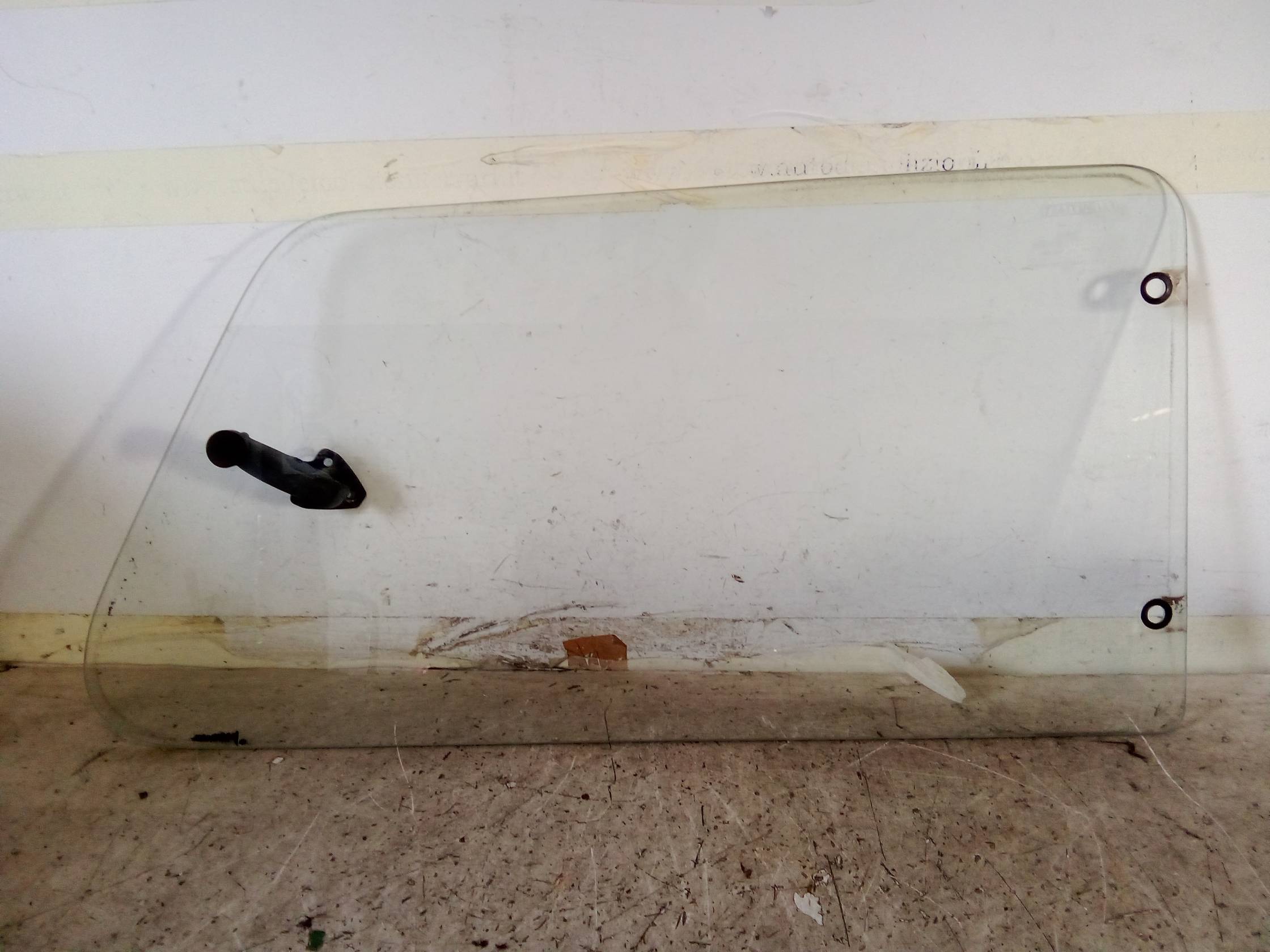 Fisso parafango post. sx.