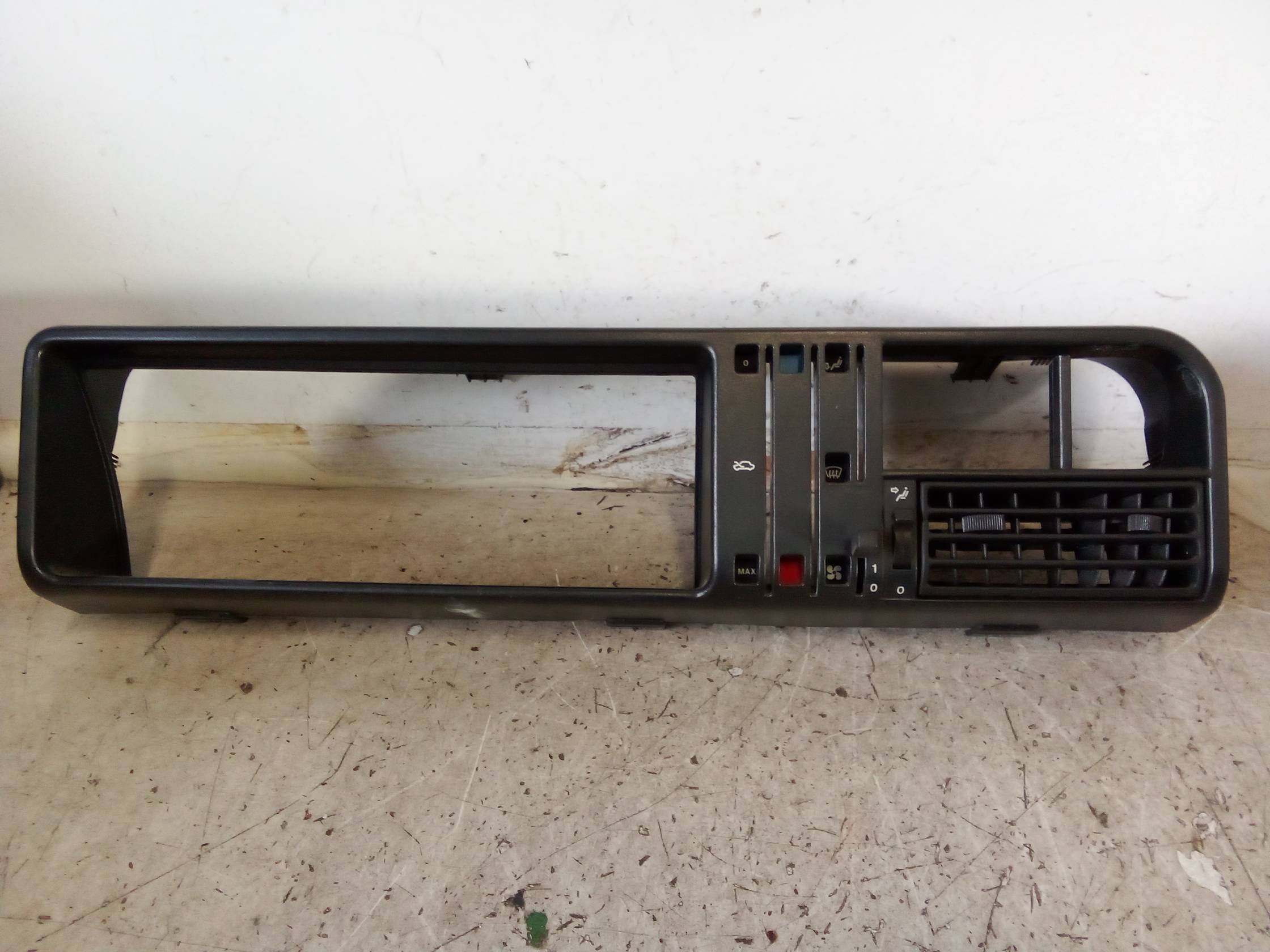 Bocchetta aria centr. cruscotto dx.