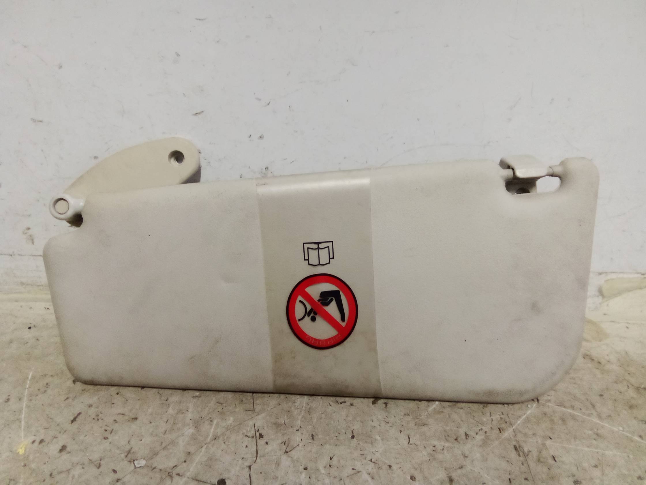 Aletta parasole parabrezza dx.