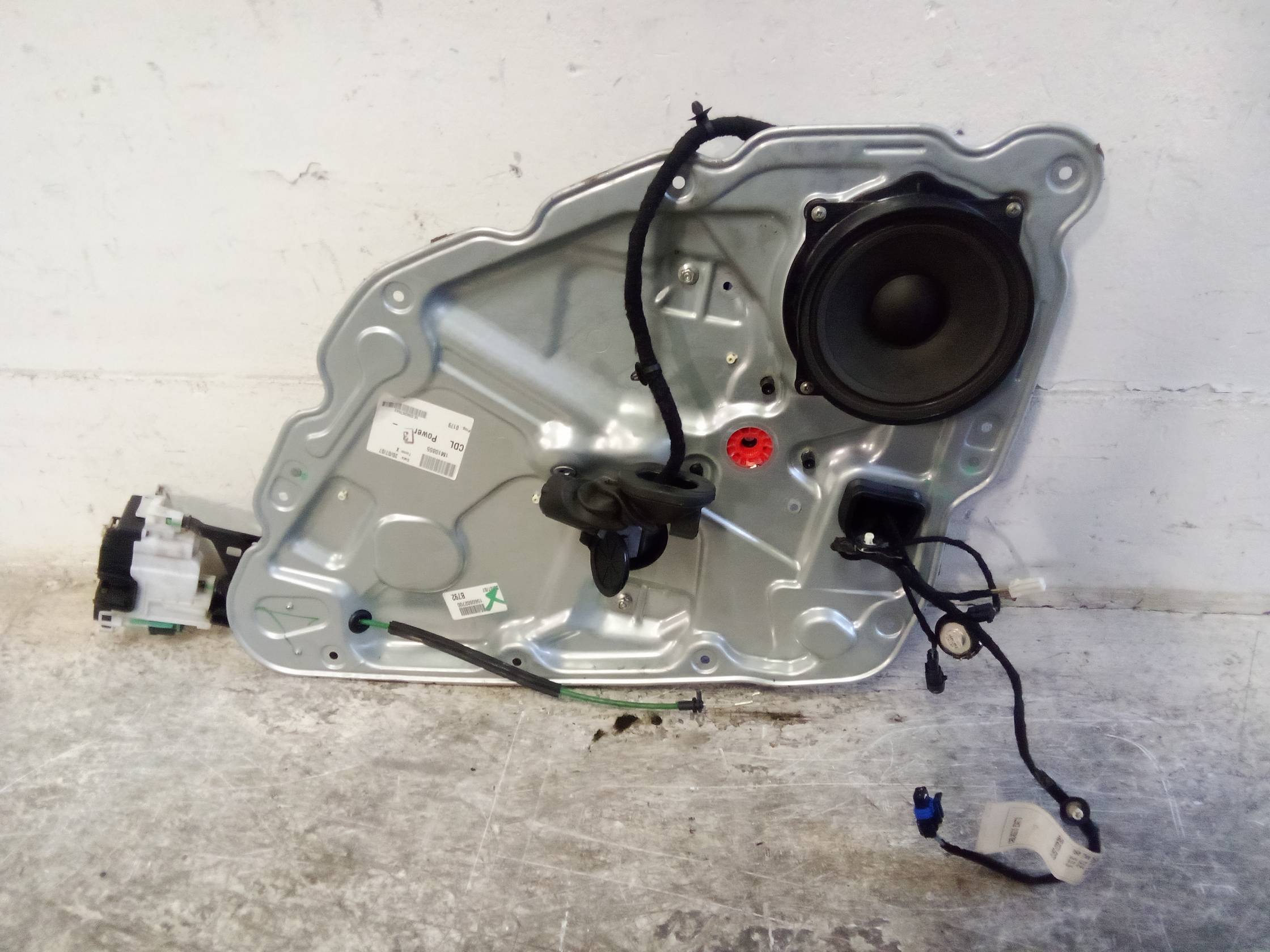 Alzacristallo elettr. porta post. sx.