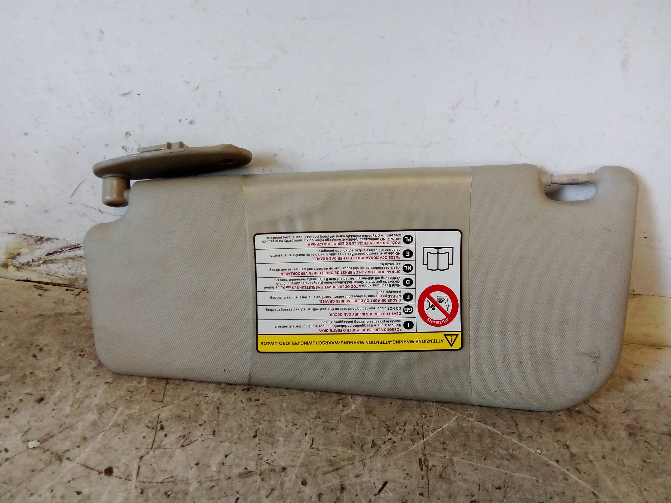 Aletta parasole parabrezza dx.