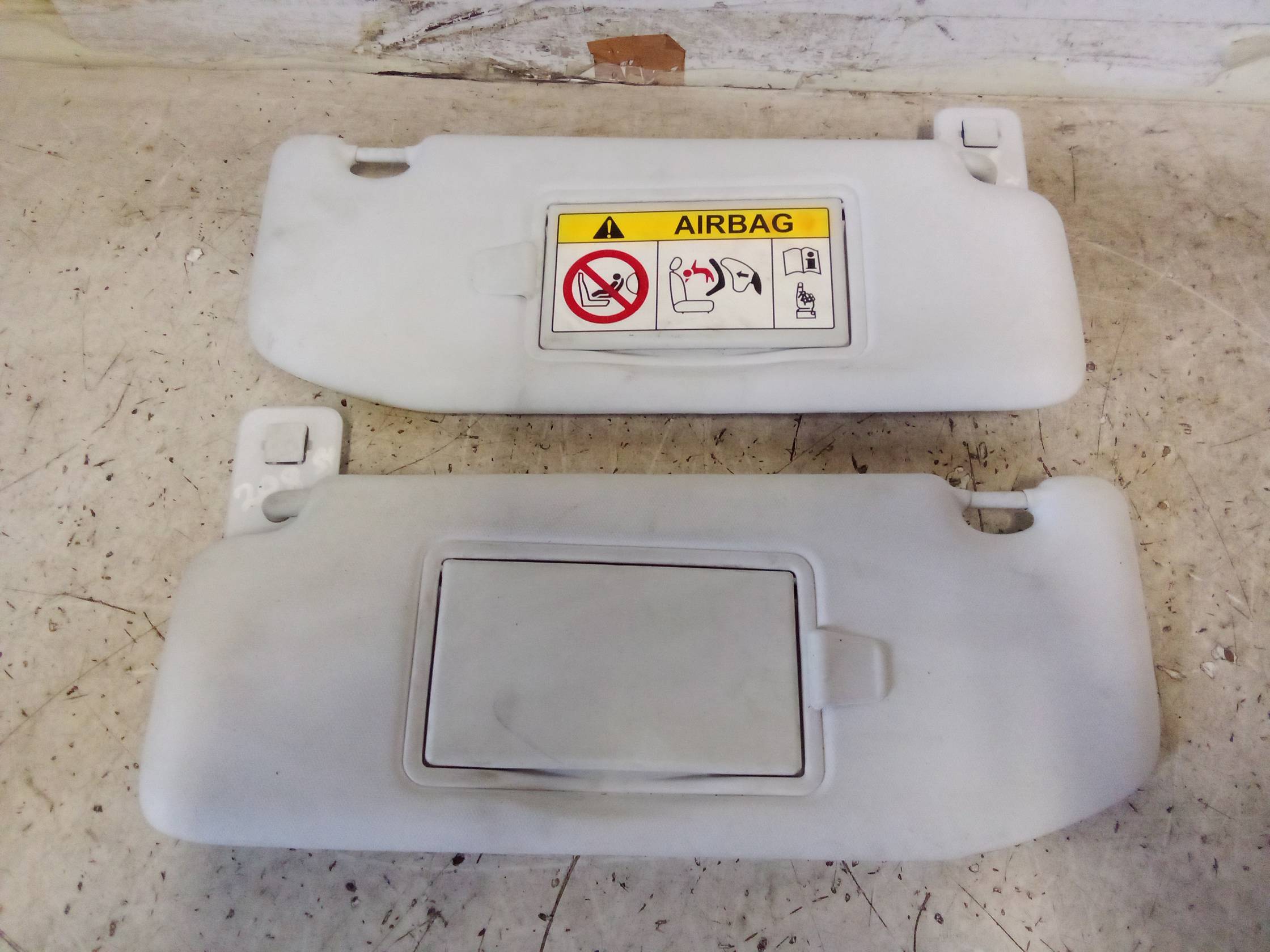 Aletta parasole parabrezza